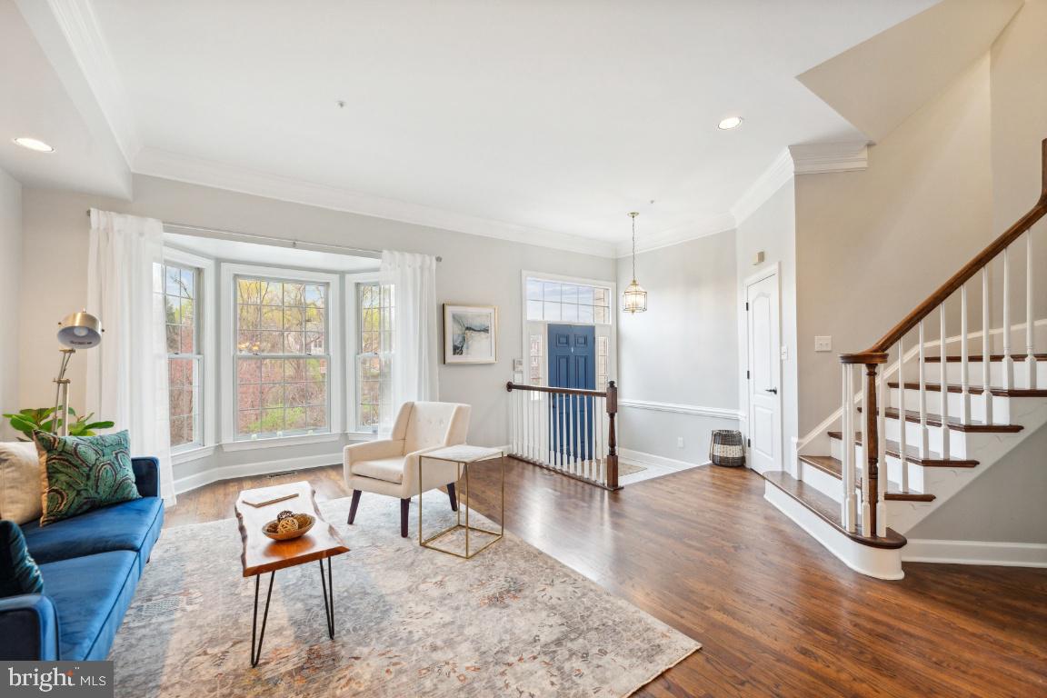 ROSE HILL FALLS - Residential