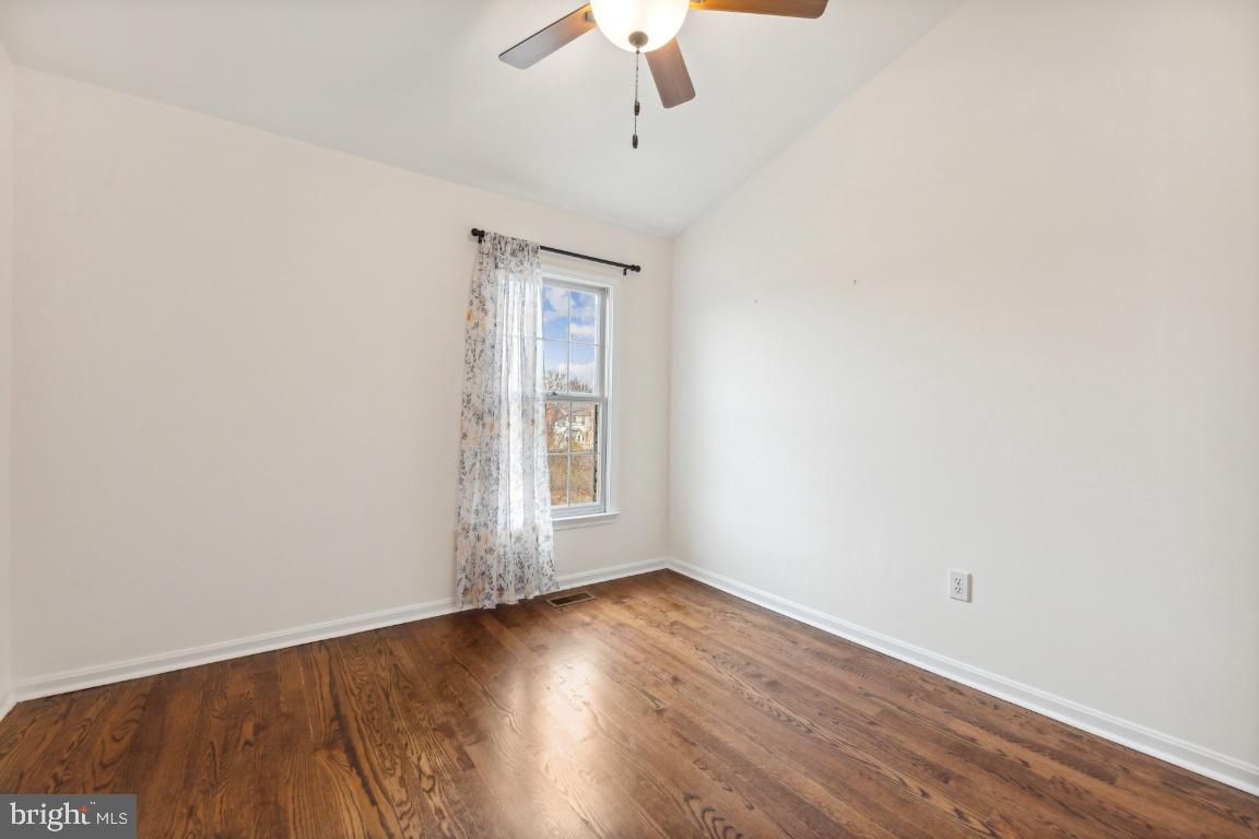 ROSE HILL FALLS - Residential