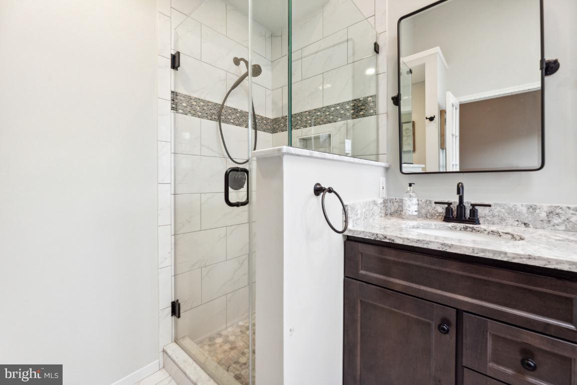 ROSE HILL FALLS - Residential