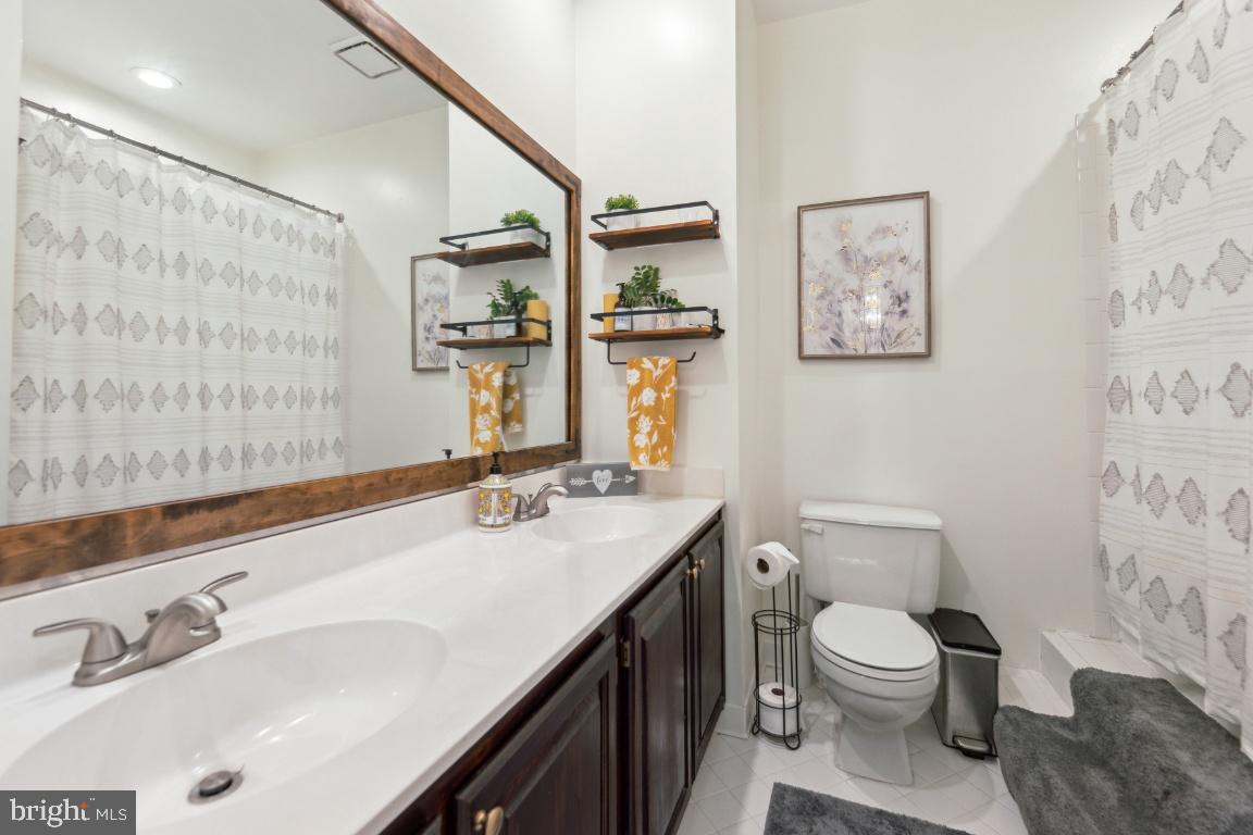 ROSE HILL FALLS - Residential