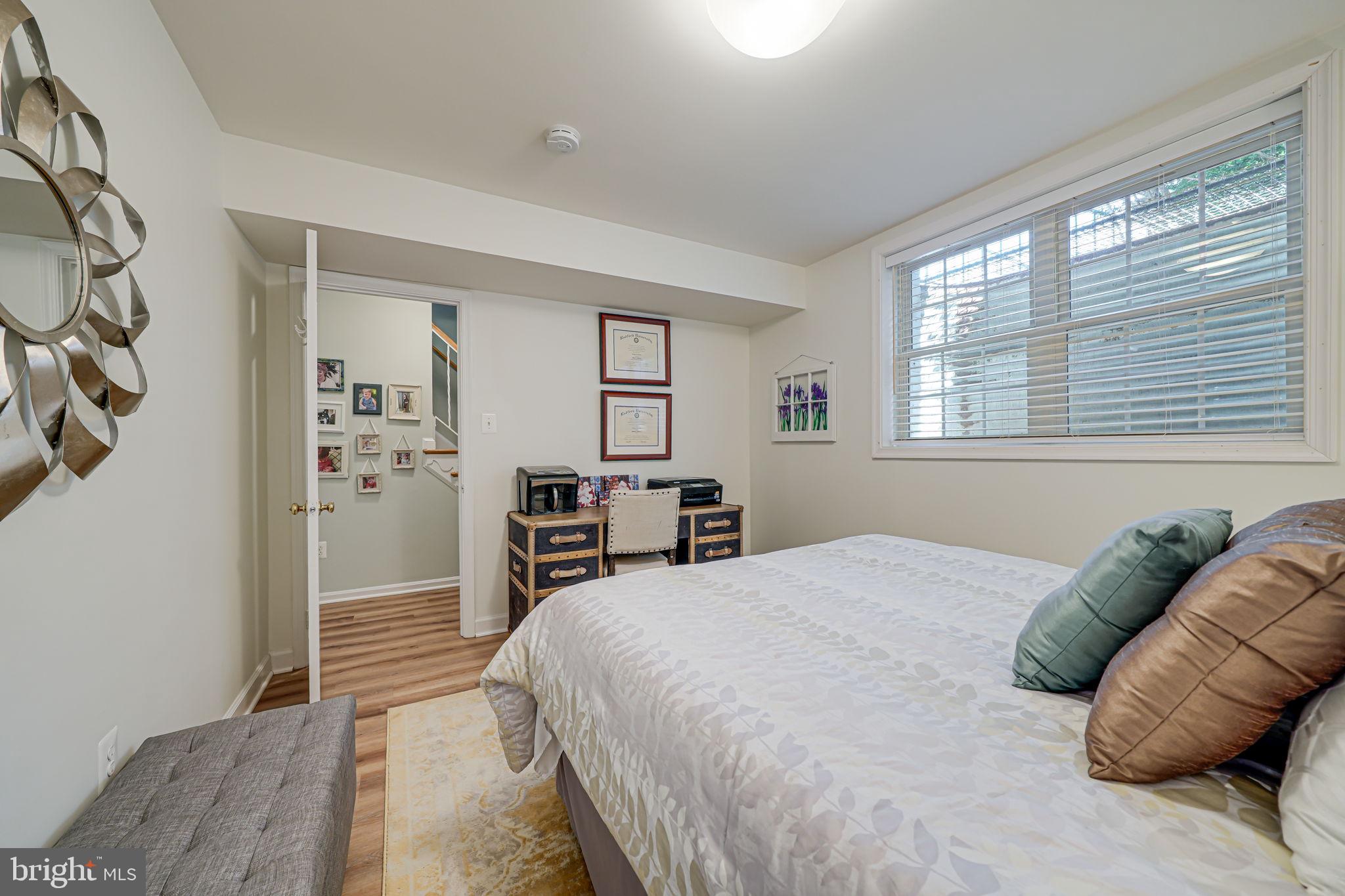 KINGS MANOR TOWNE HOUSES - Residential