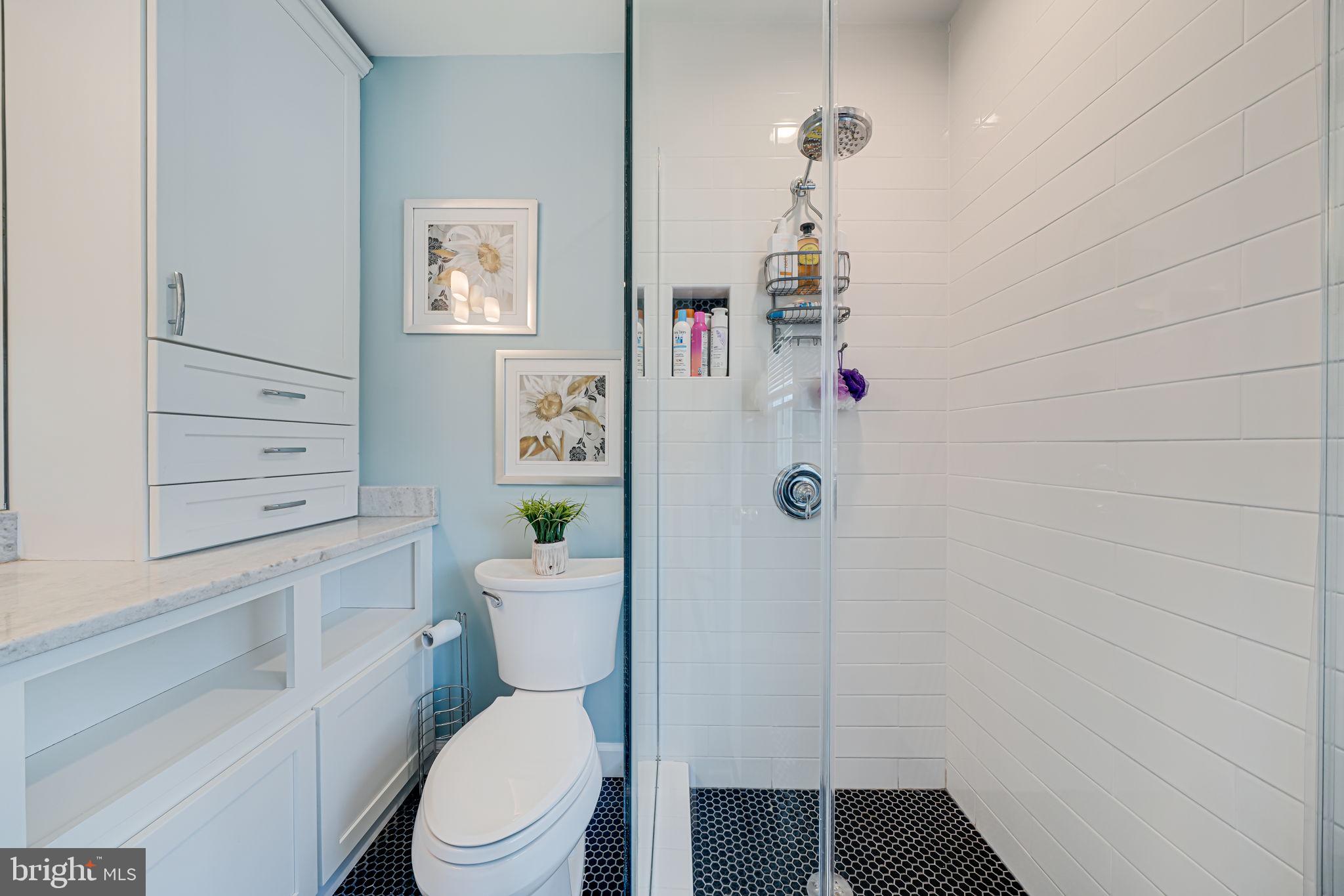 KINGS MANOR TOWNE HOUSES - Residential