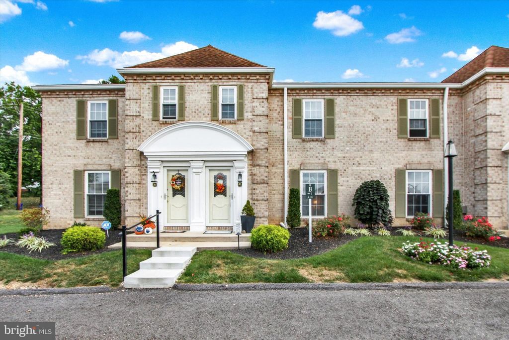 Photo of 1000 Country Club Road #B2, YORK, PA 17403 (MLS # PAYK2090560)