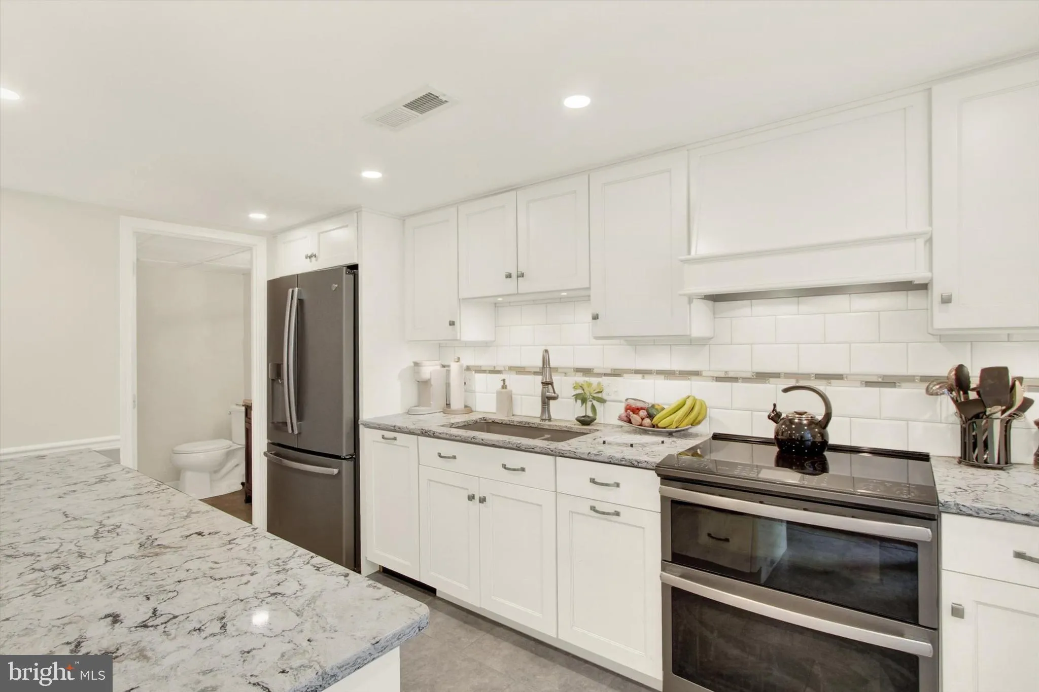 York, Pennsylvania 17403, United States, 3 Bedrooms Bedrooms, ,3 BathroomsBathrooms,Residential,Active,216377