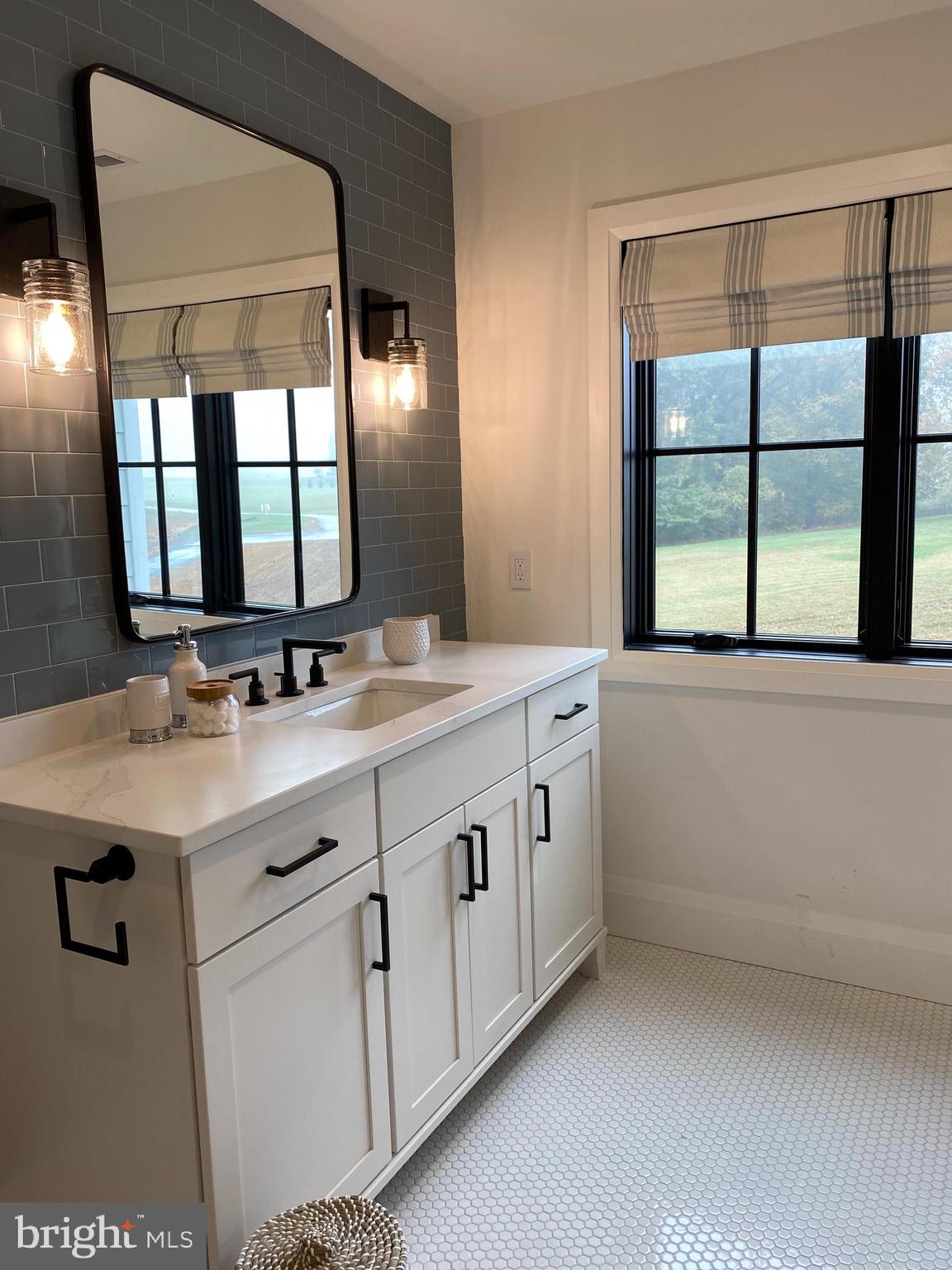 HAHN'S MEADOW - Land