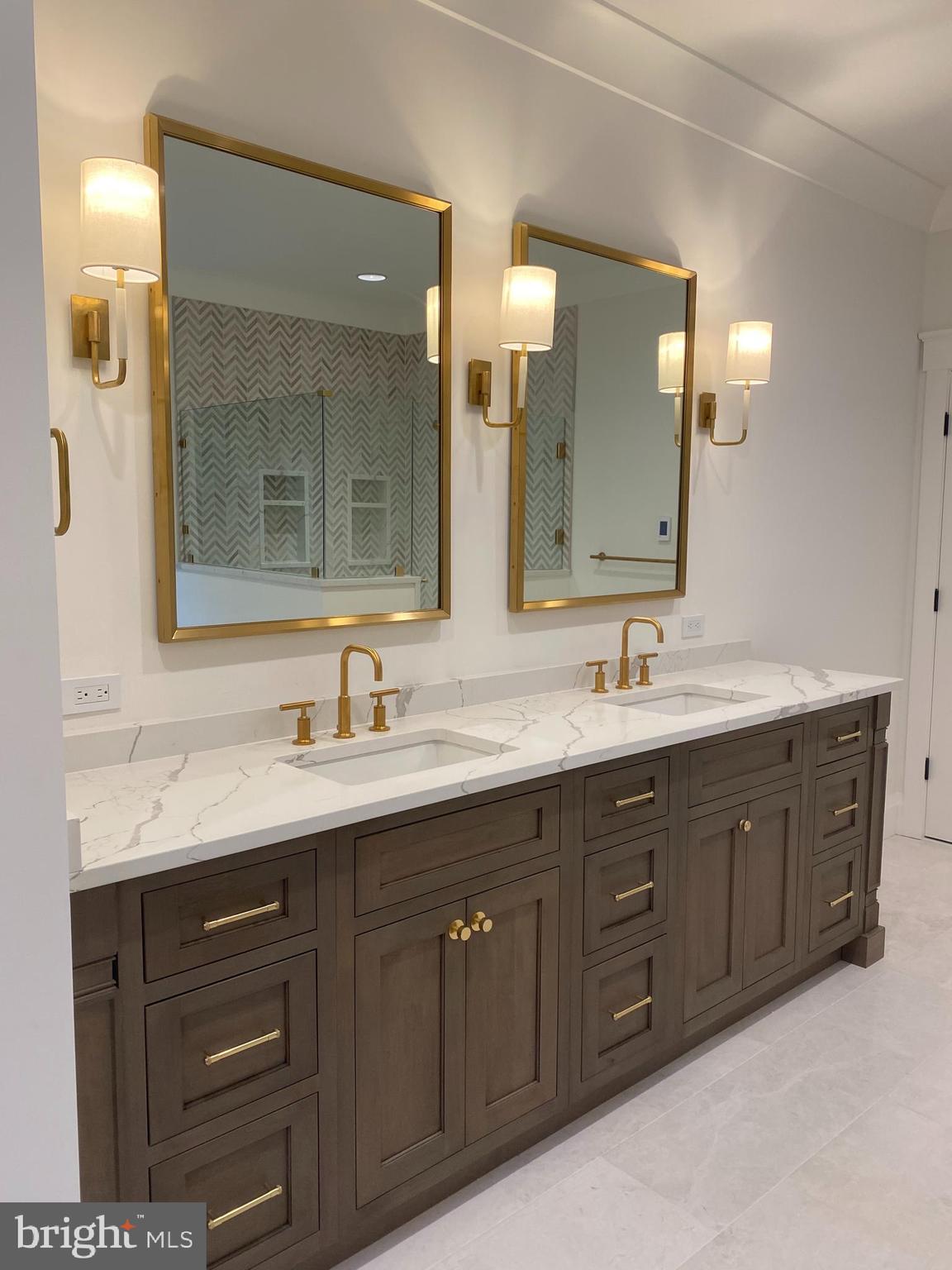 HAHN'S MEADOW - Land