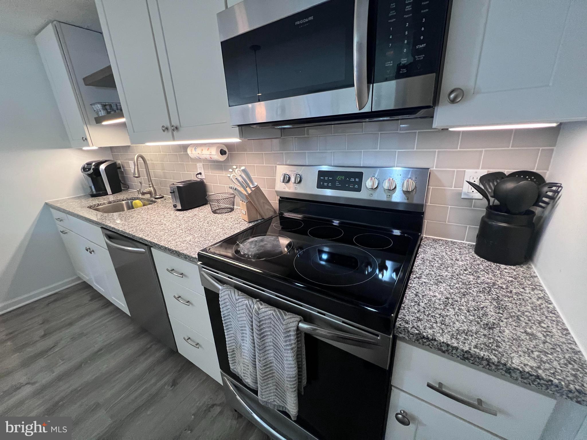 FRANKLIN MANOR - Residential Lease