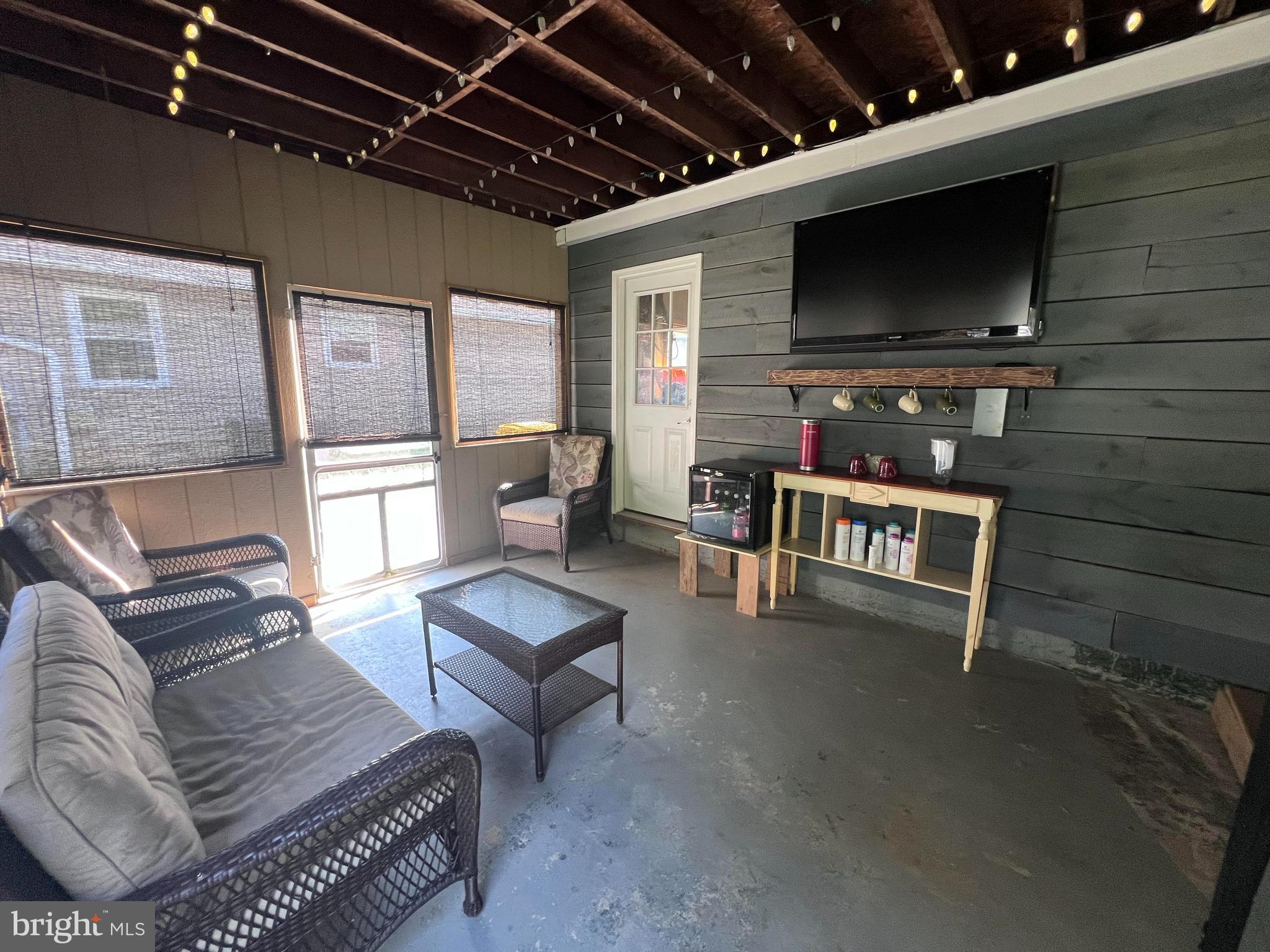 FRANKLIN MANOR - Residential Lease