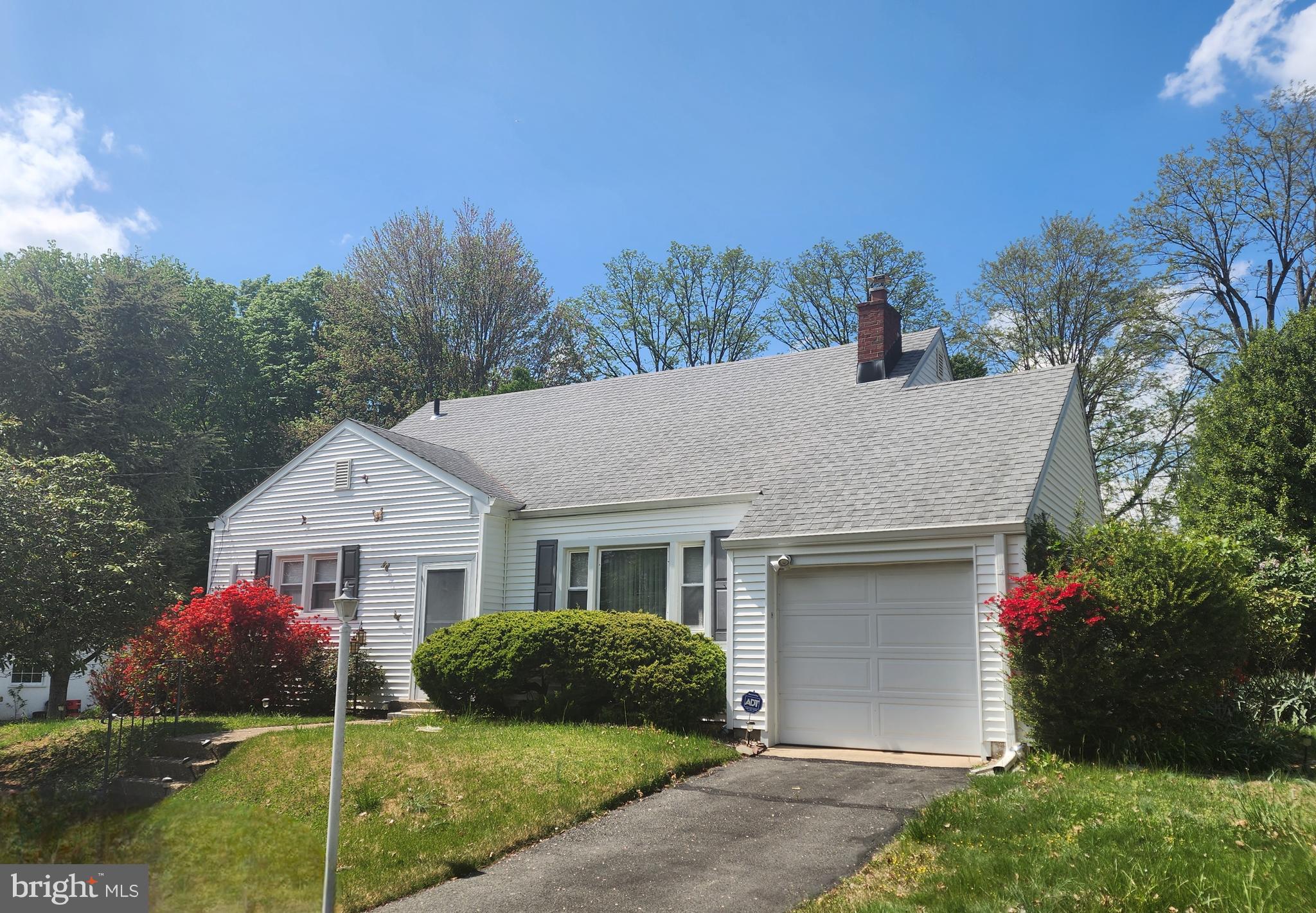202 W UPPER FERRY ROAD