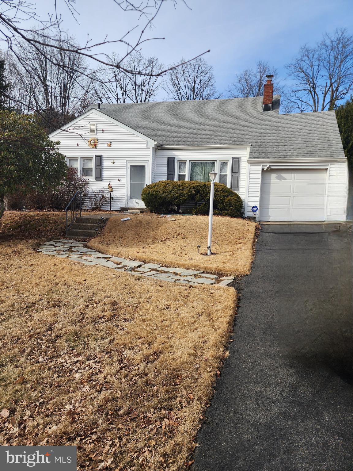 202 W UPPER FERRY ROAD
