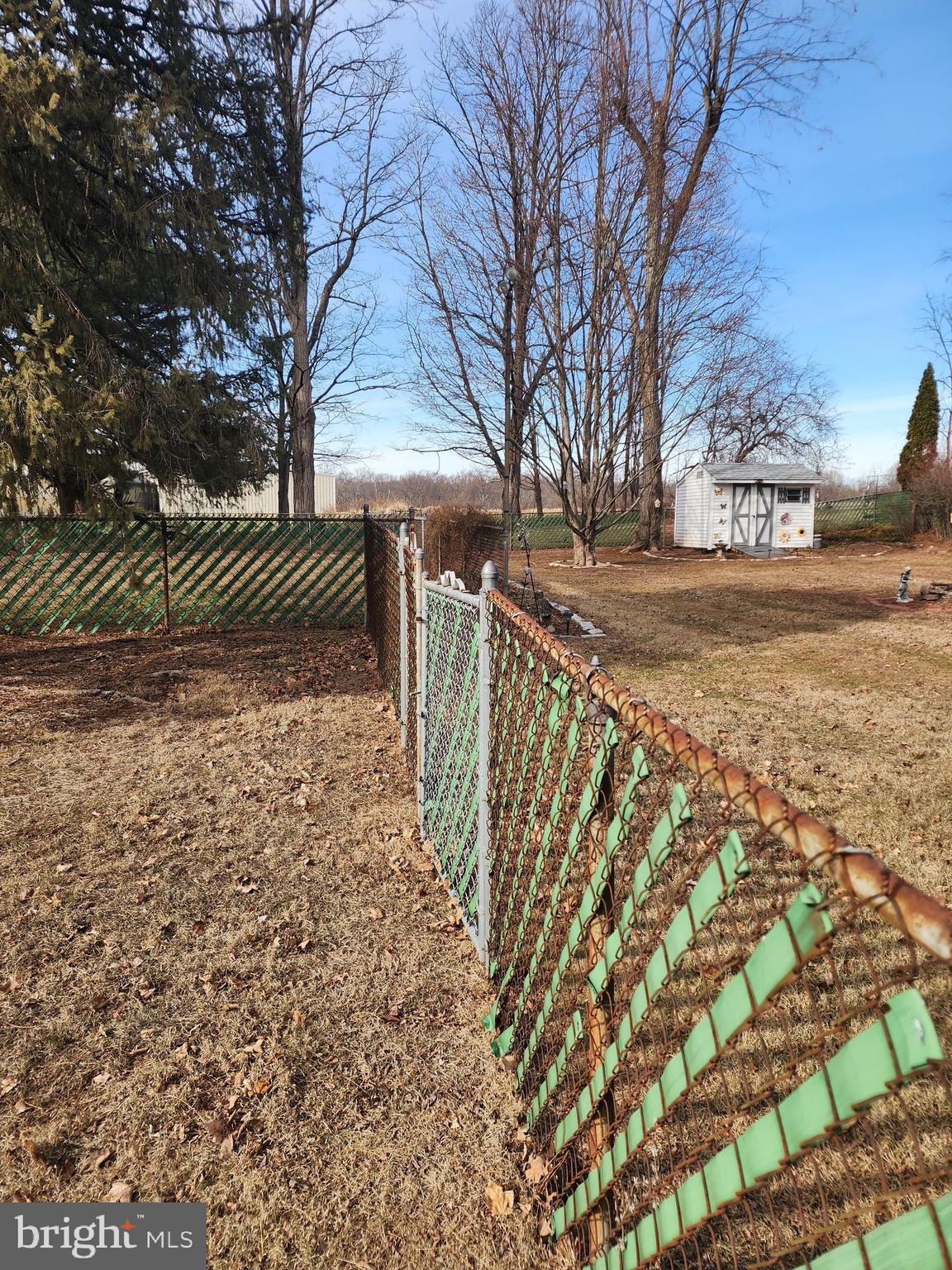 202 W UPPER FERRY ROAD