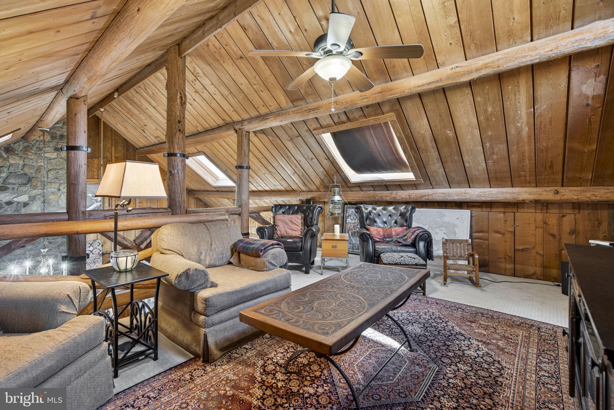 JEWELL HOLLOW - Residential