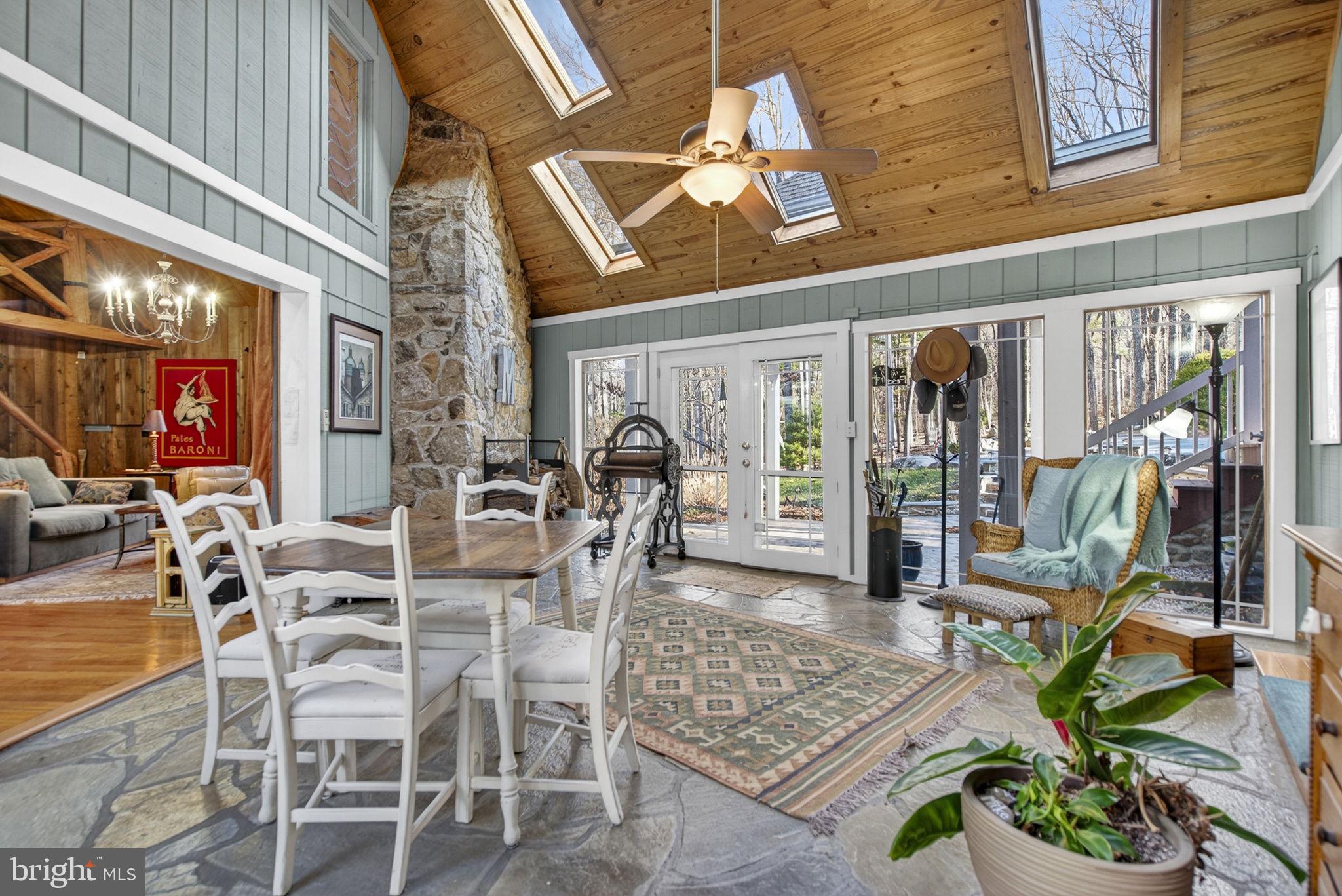 JEWELL HOLLOW - Residential