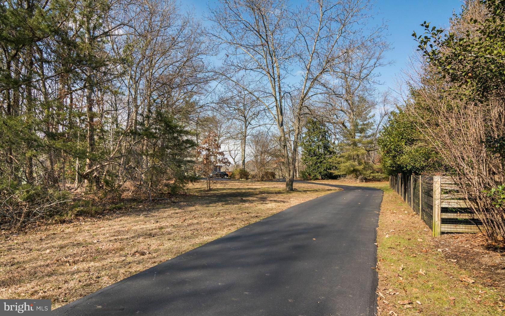 ARBUTUS BANKS - Residential