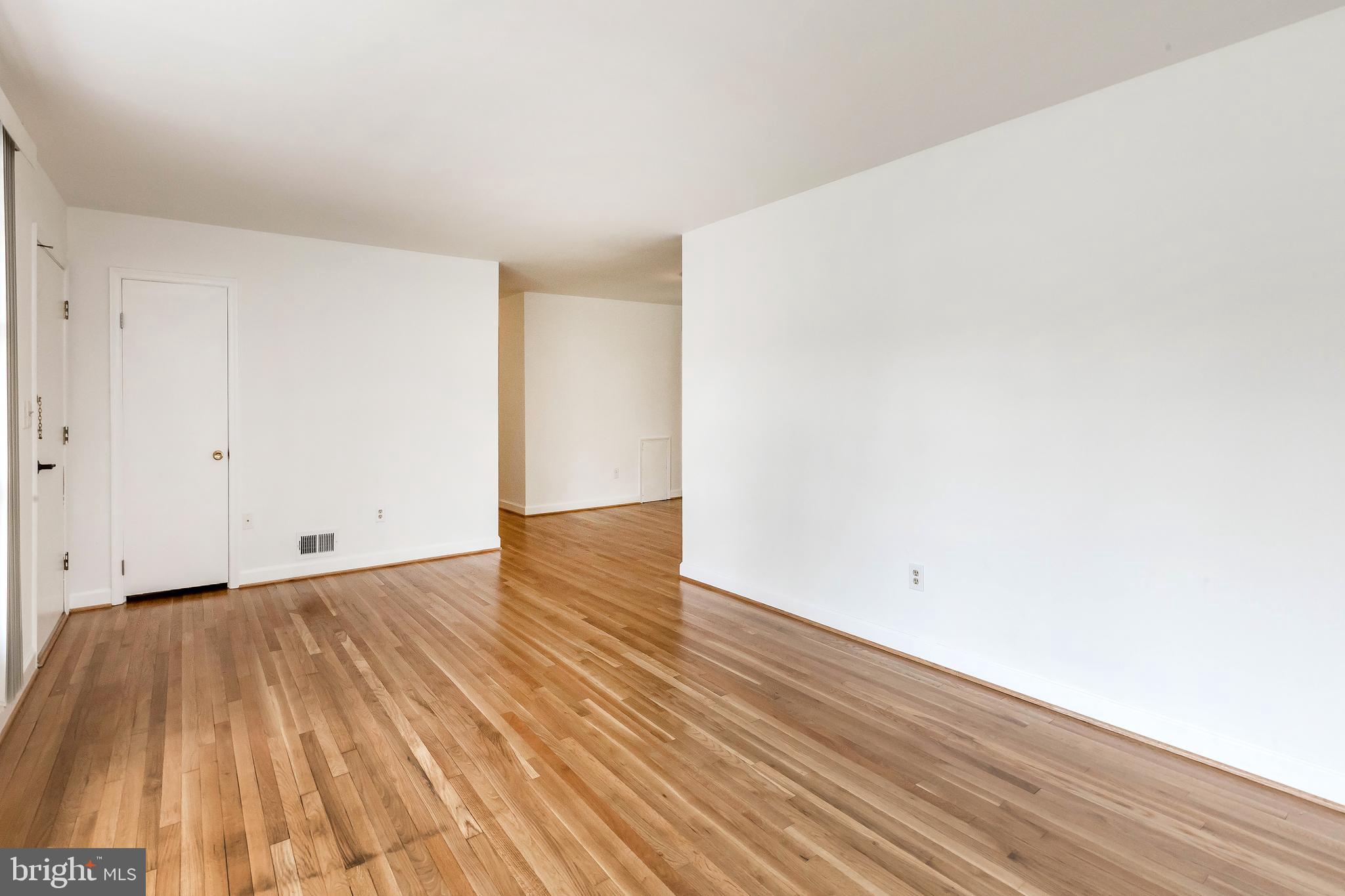 CALVERTON - Residential