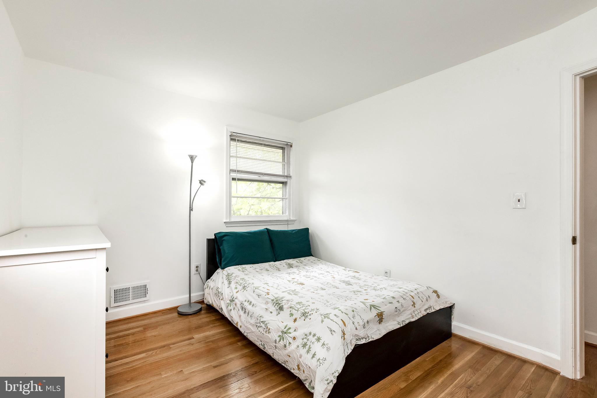 CALVERTON - Residential