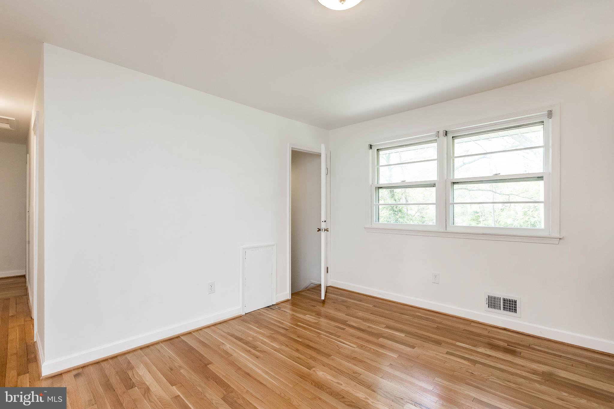 CALVERTON - Residential