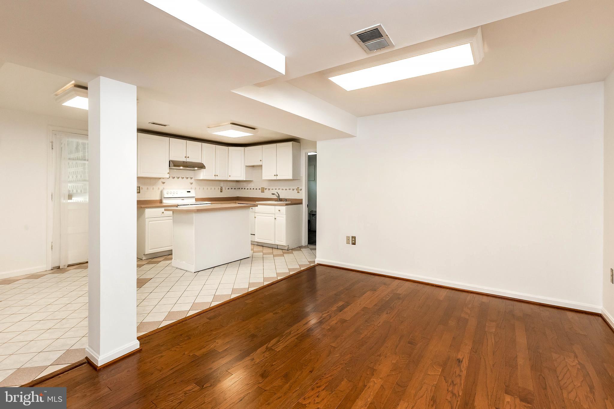 CALVERTON - Residential