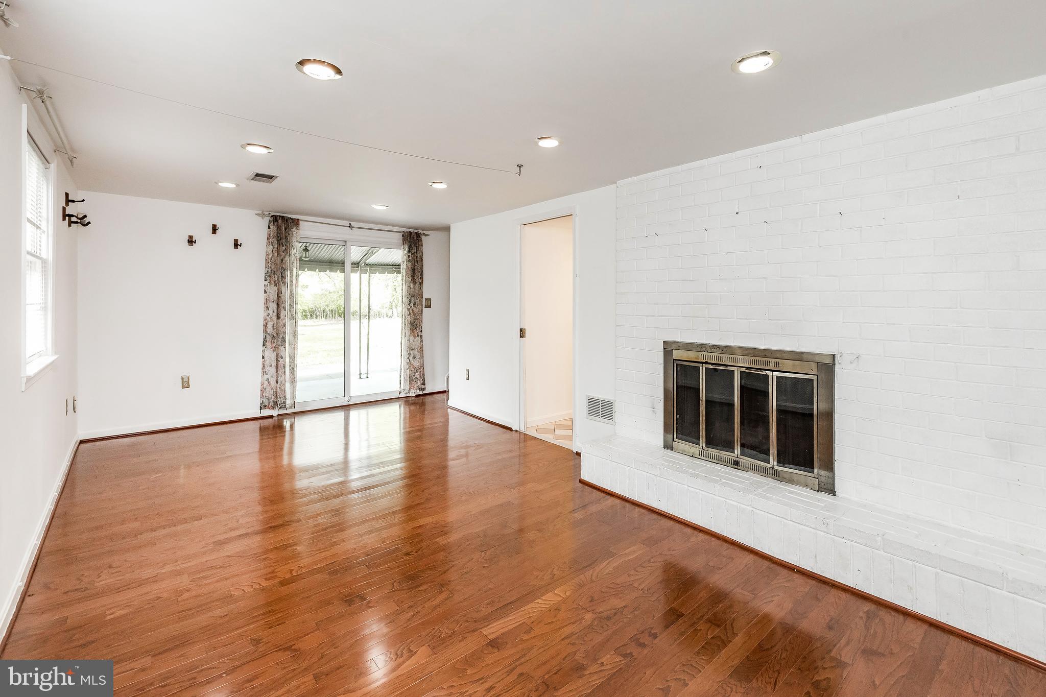 CALVERTON - Residential