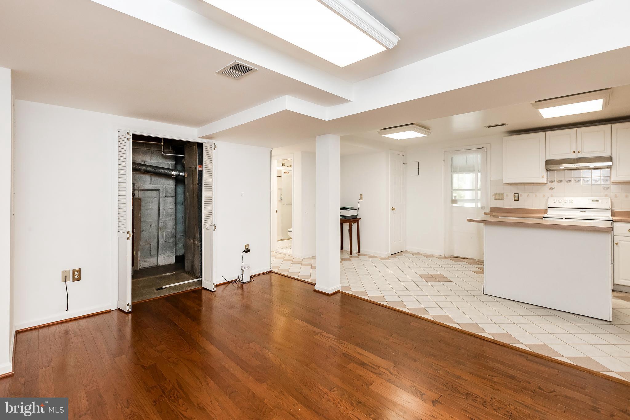 CALVERTON - Residential