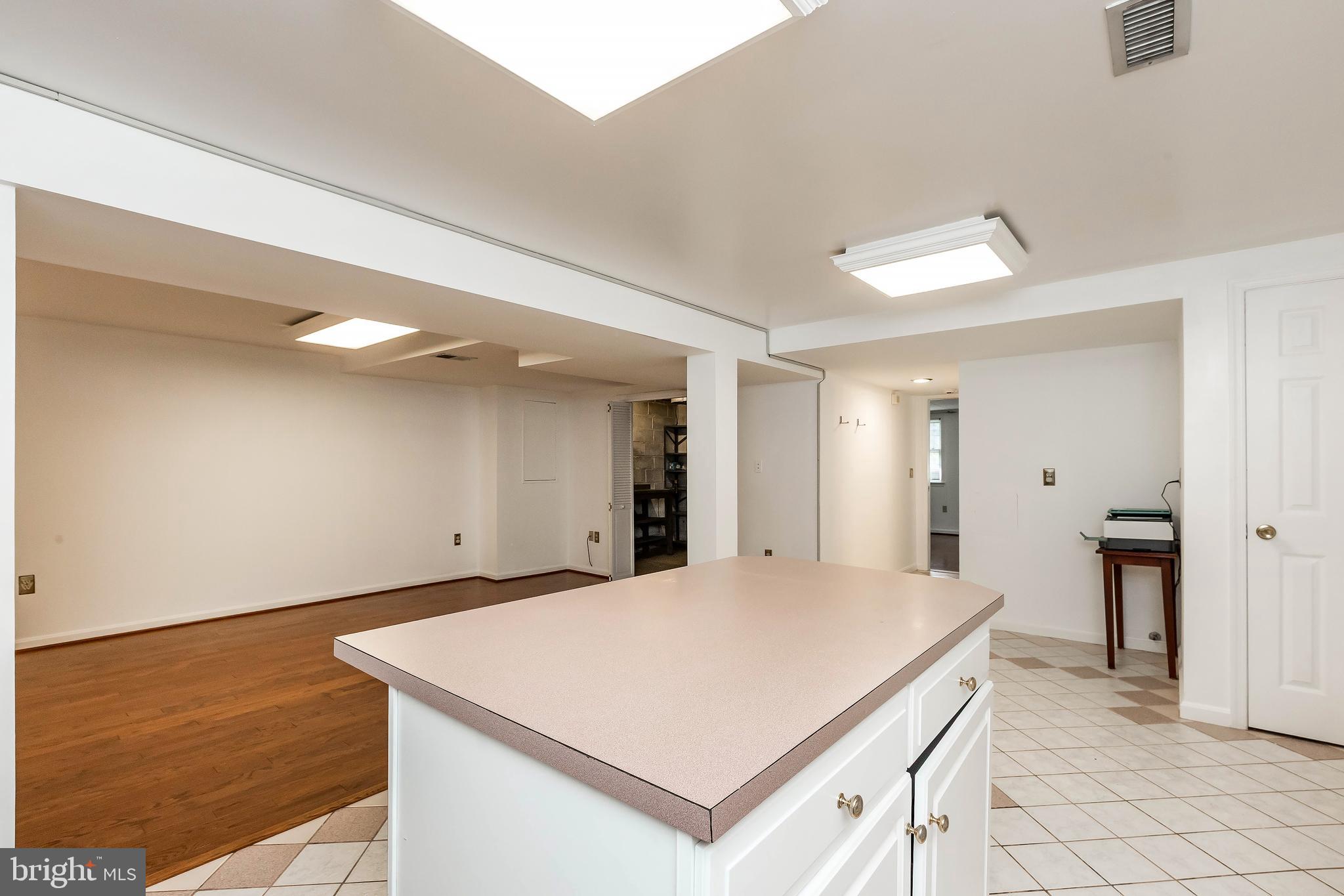 CALVERTON - Residential