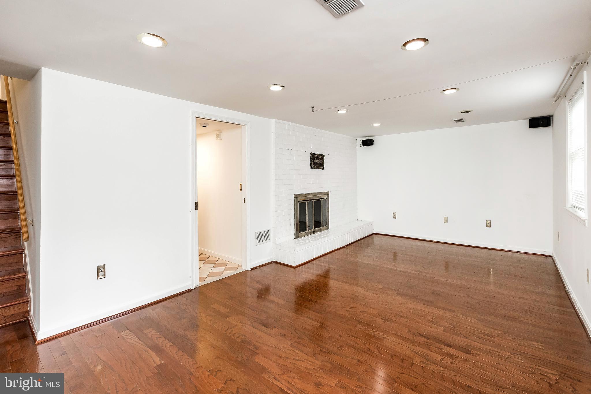 CALVERTON - Residential