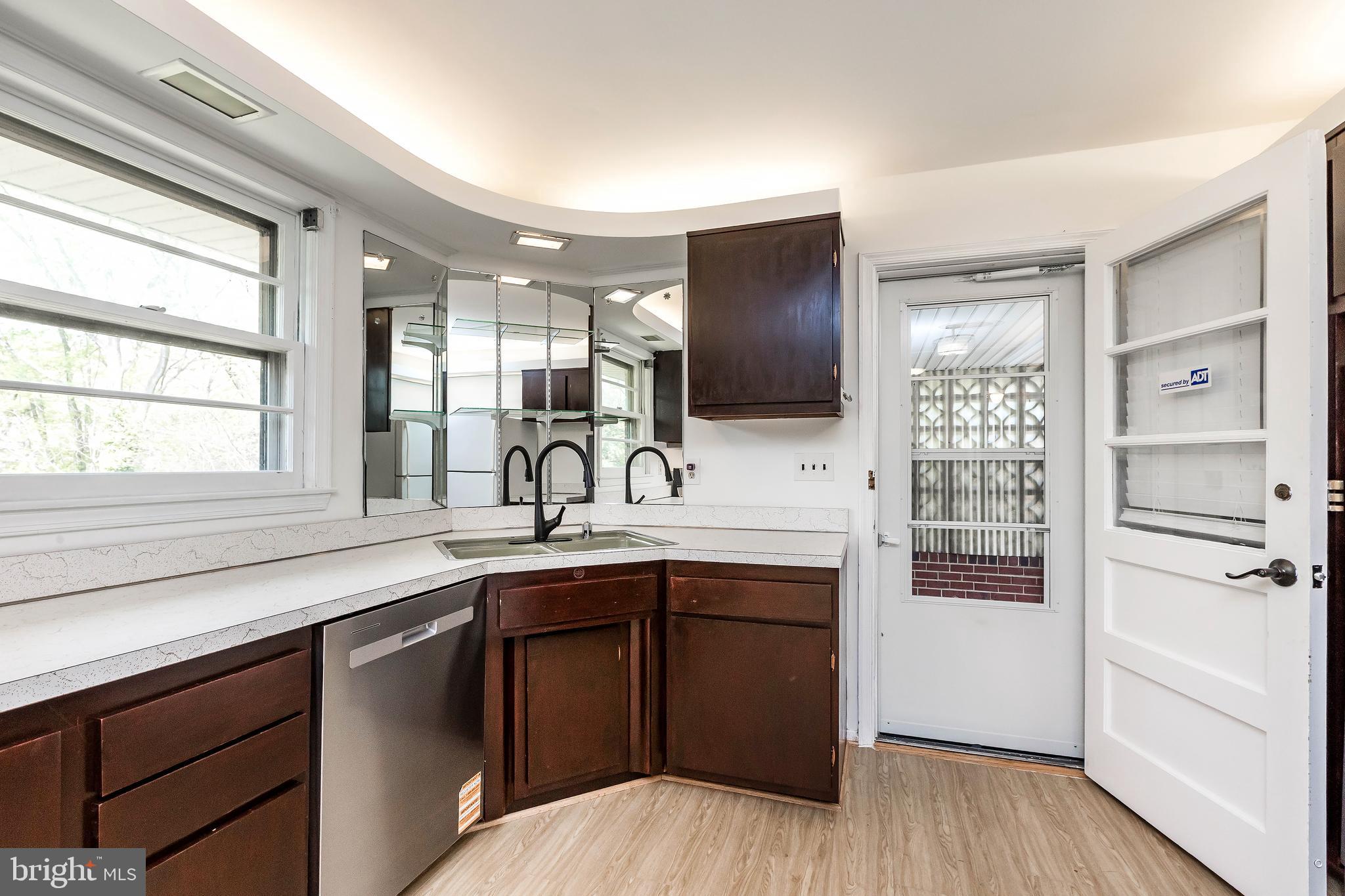 CALVERTON - Residential