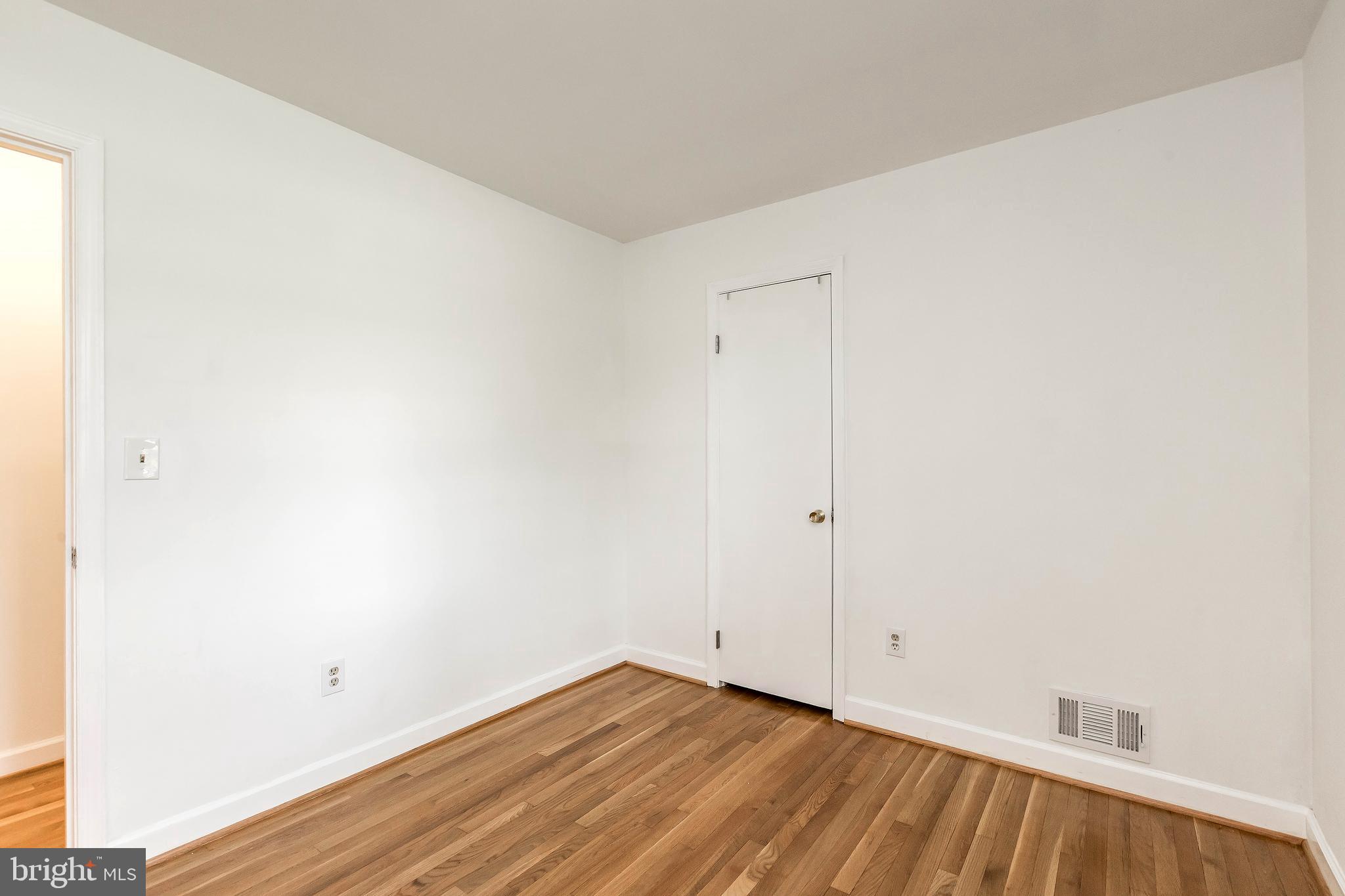 CALVERTON - Residential