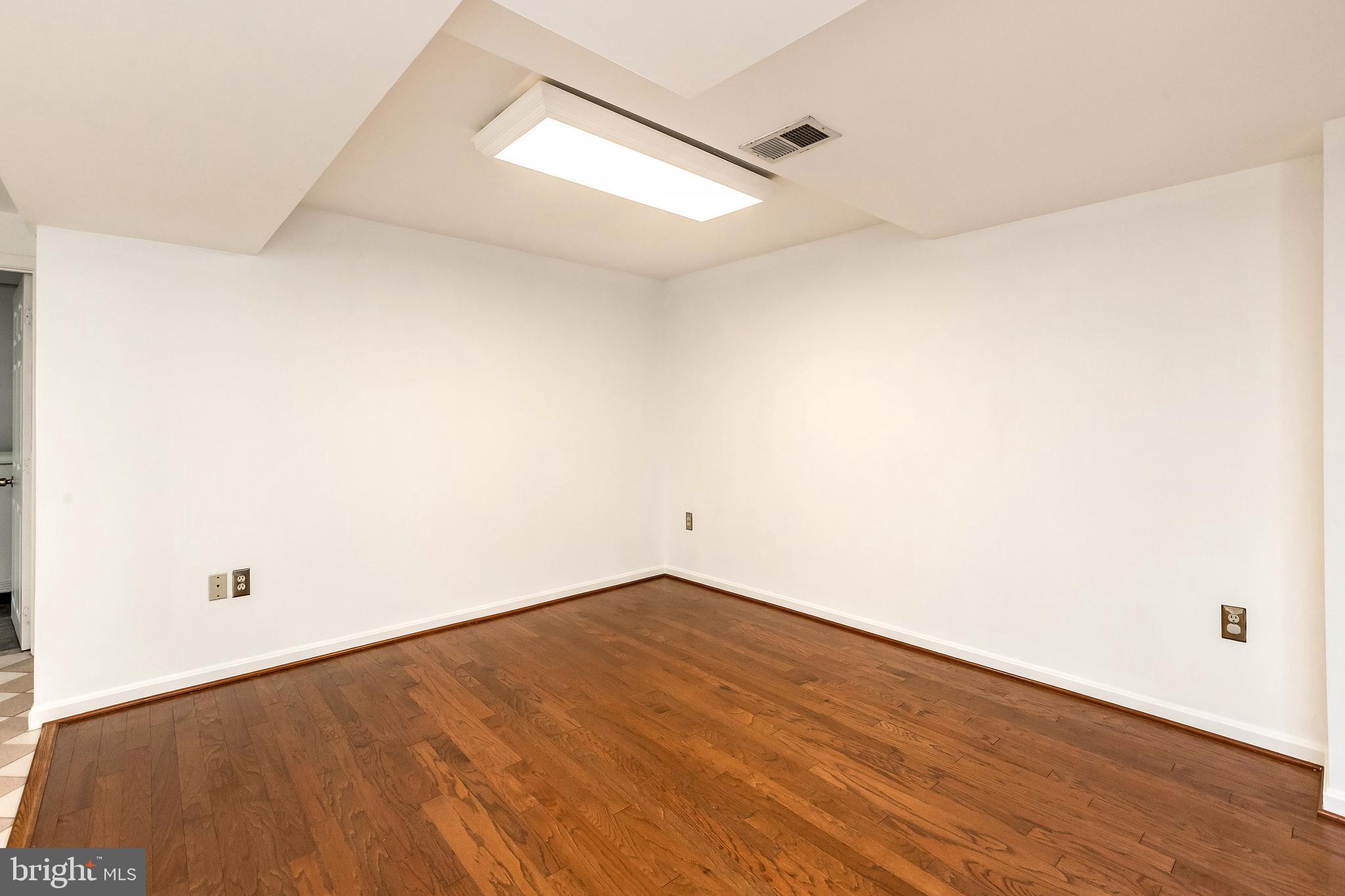 CALVERTON - Residential