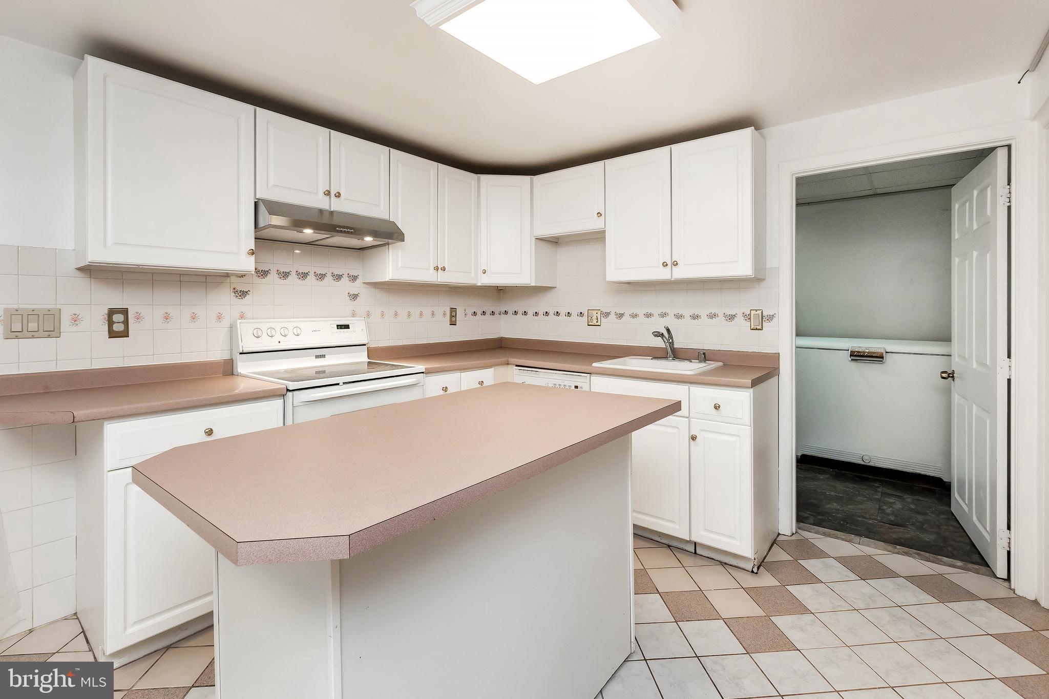 CALVERTON - Residential