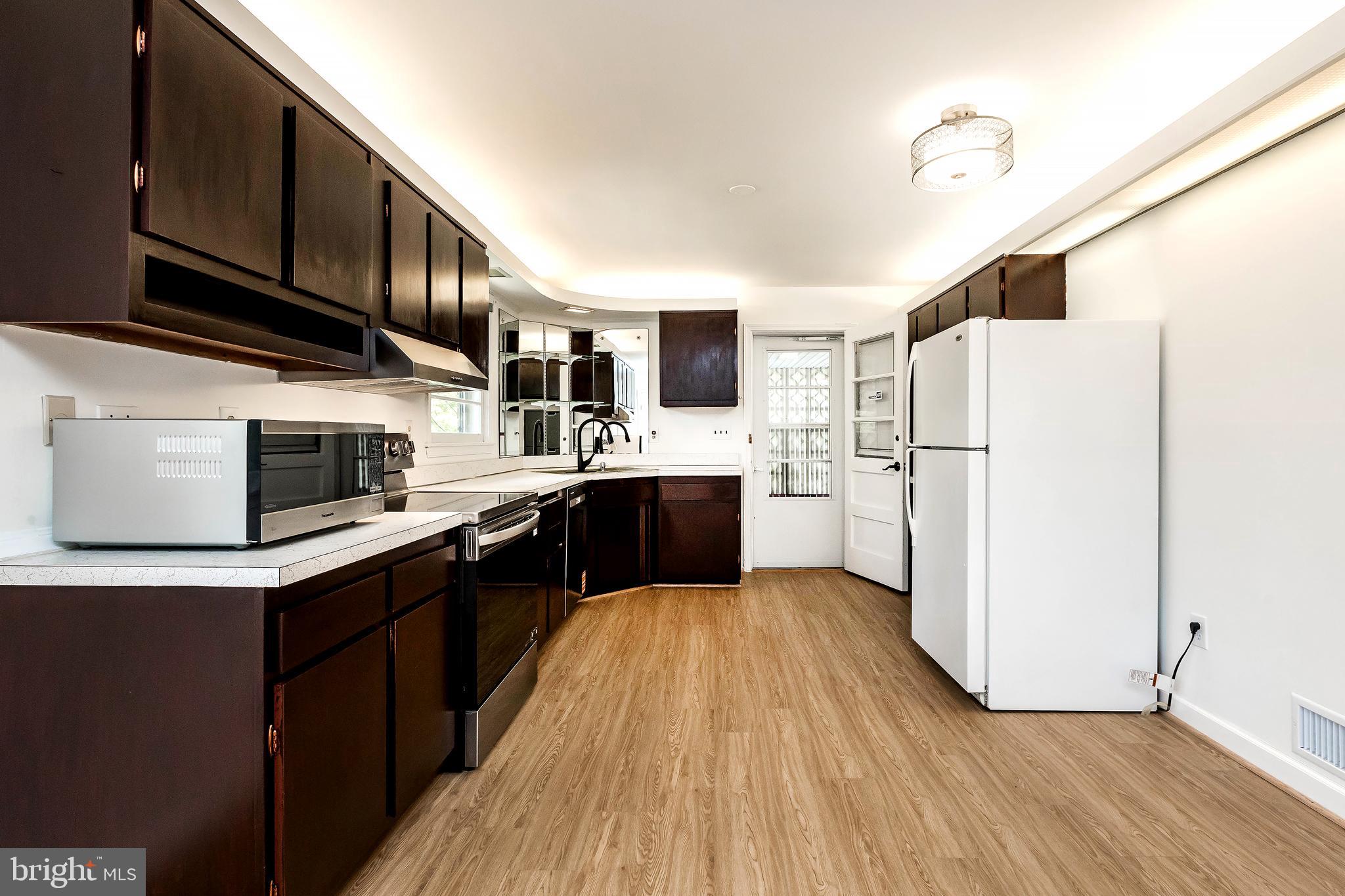 CALVERTON - Residential