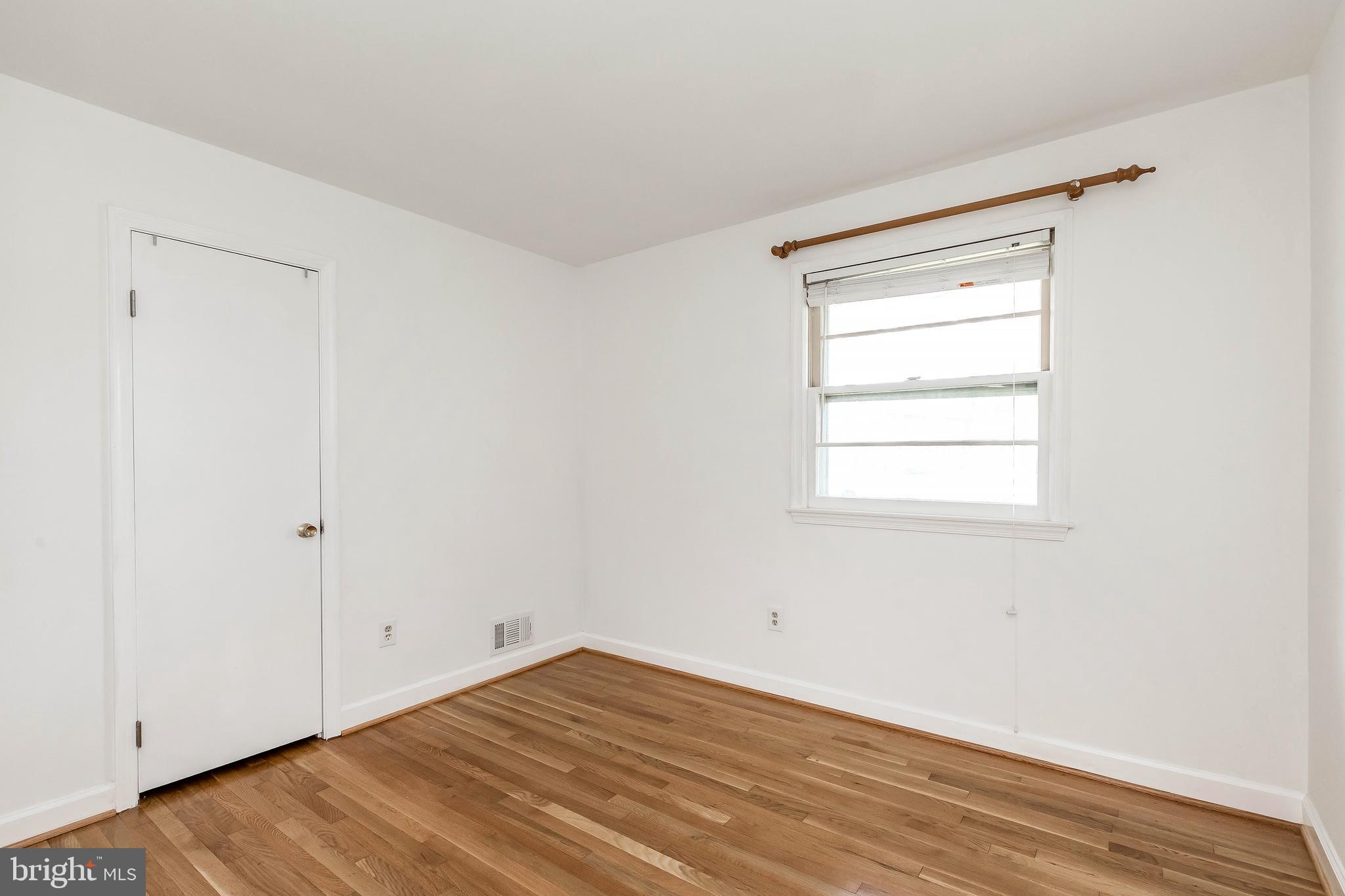 CALVERTON - Residential