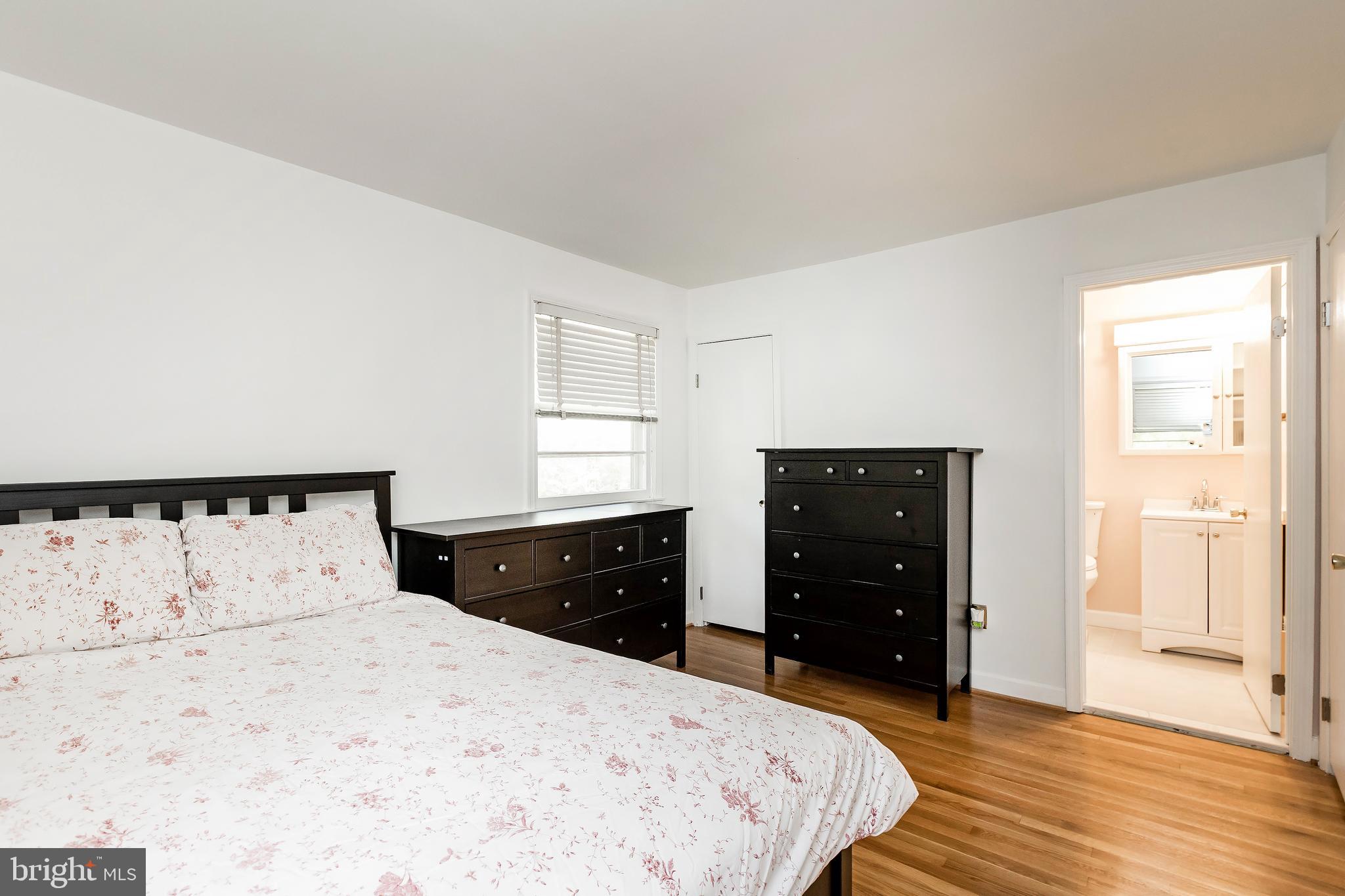 CALVERTON - Residential