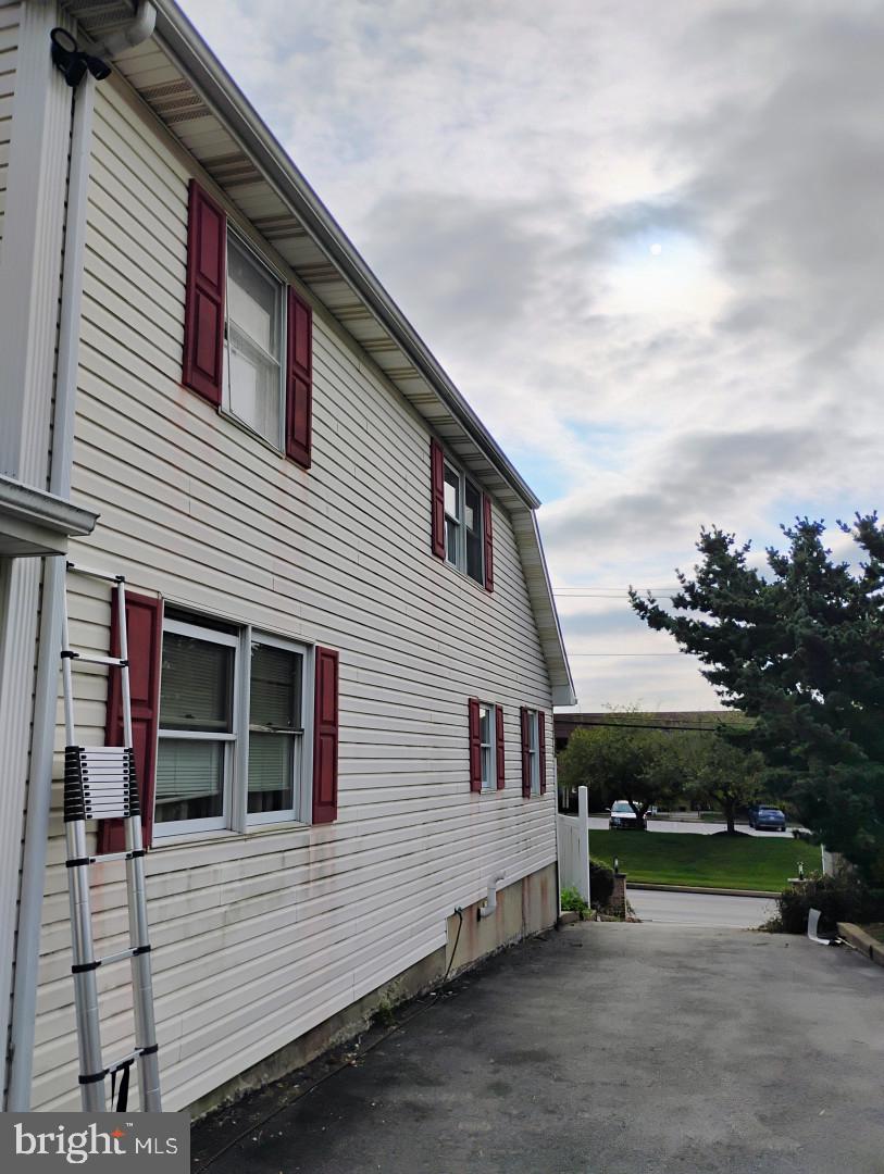 432 CROOKED LANE