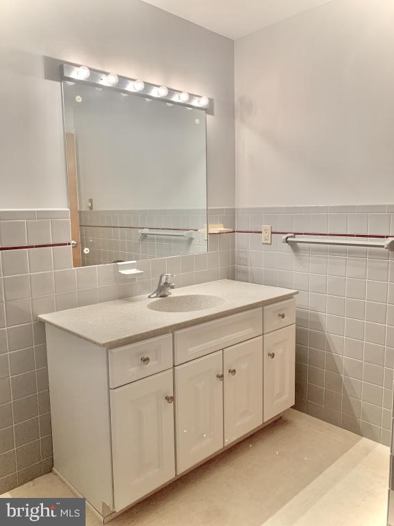 NORTHBROOK HILLS - Residential