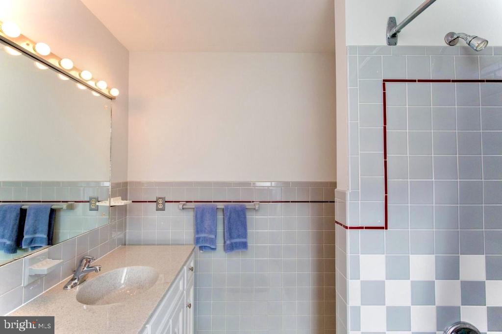 NORTHBROOK HILLS - Residential