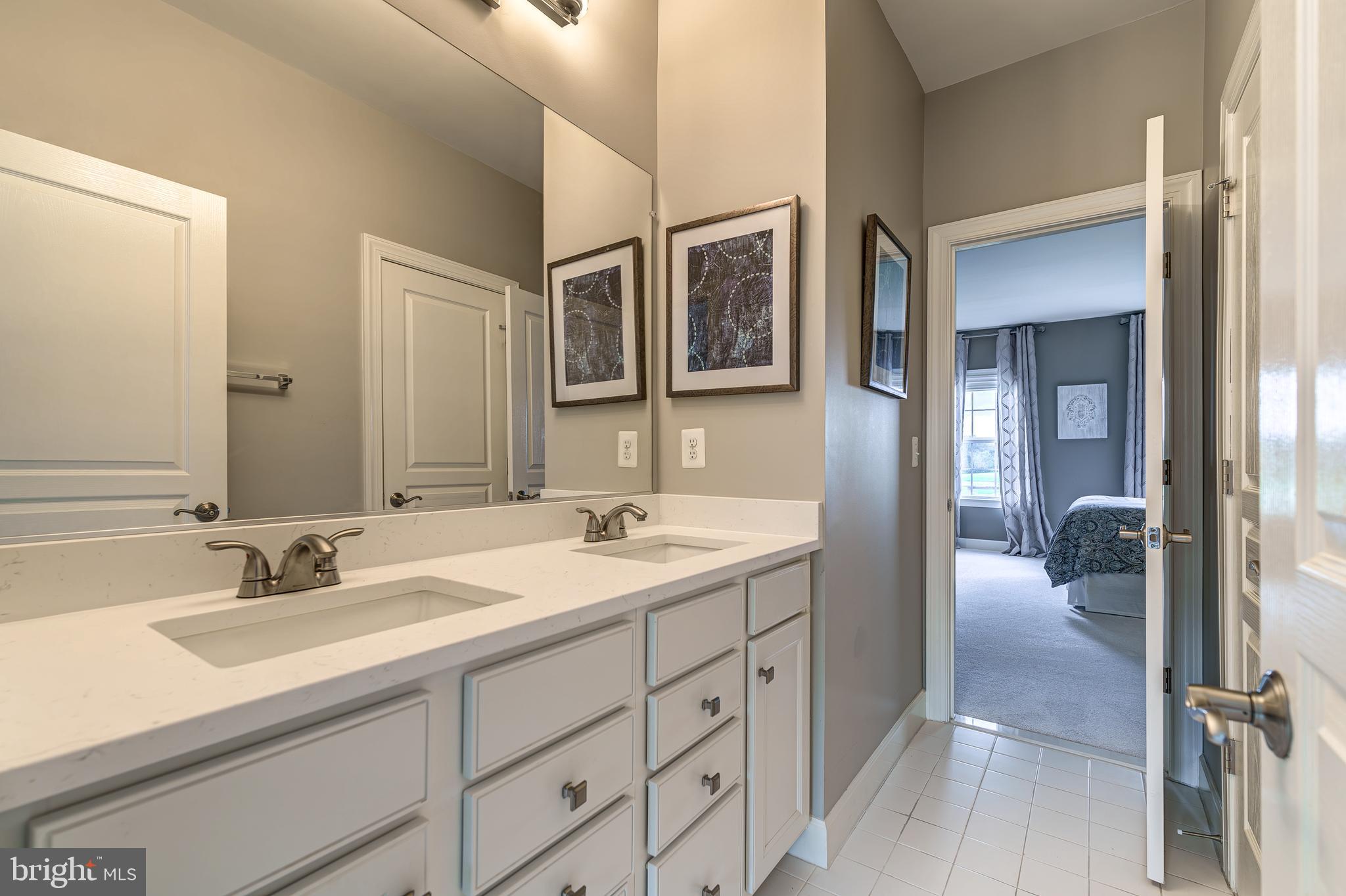 HUNTLEIGH AT CREIGHTON FARMS - Residential