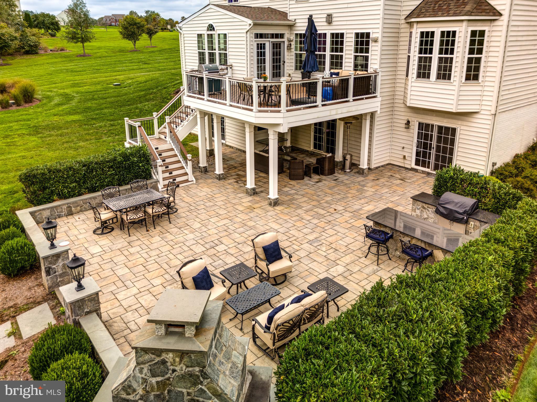 HUNTLEIGH AT CREIGHTON FARMS - Residential