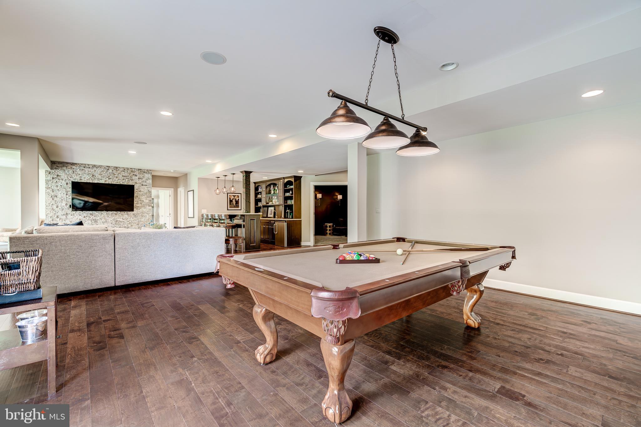 HUNTLEIGH AT CREIGHTON FARMS - Residential