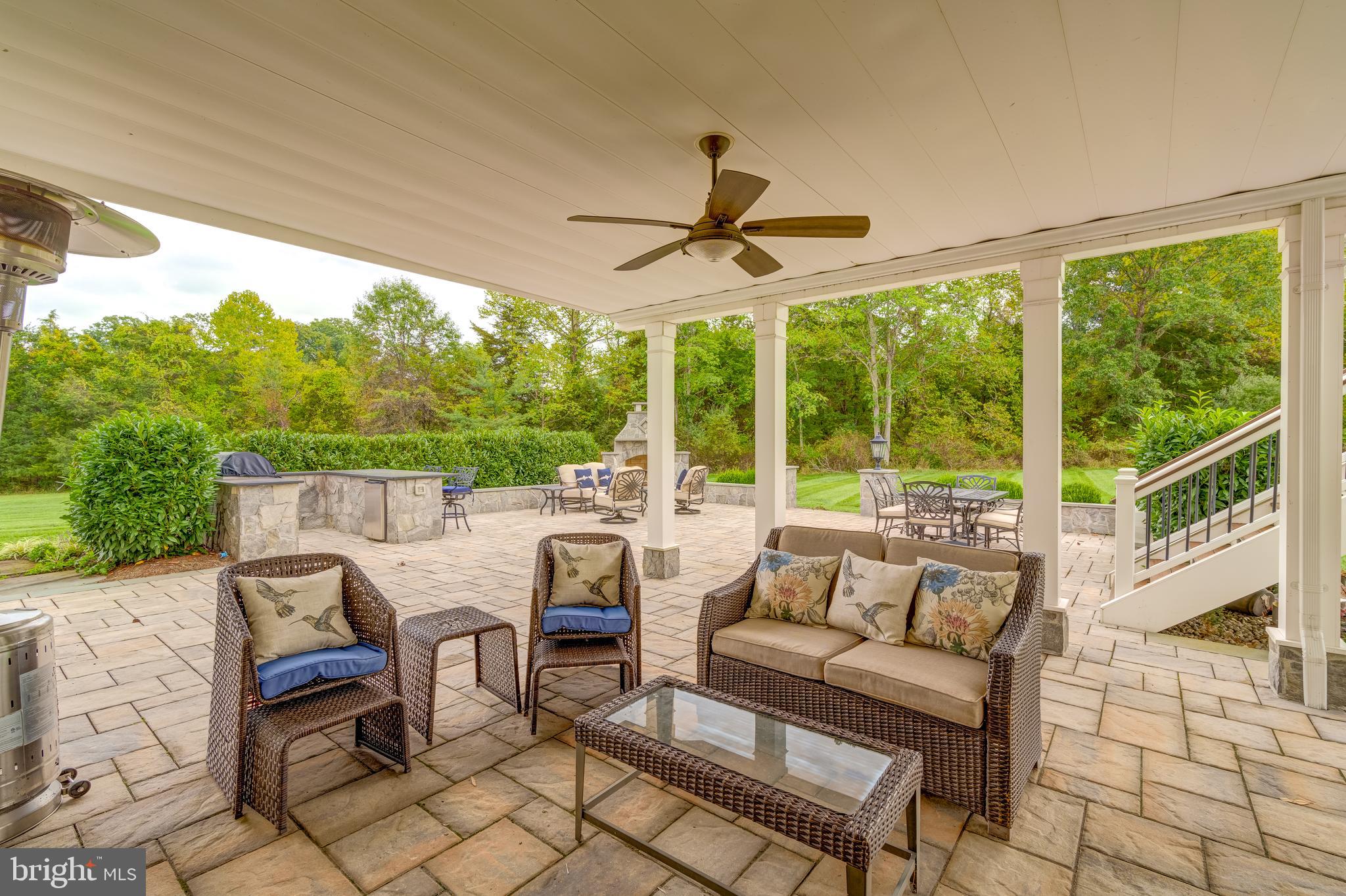 HUNTLEIGH AT CREIGHTON FARMS - Residential