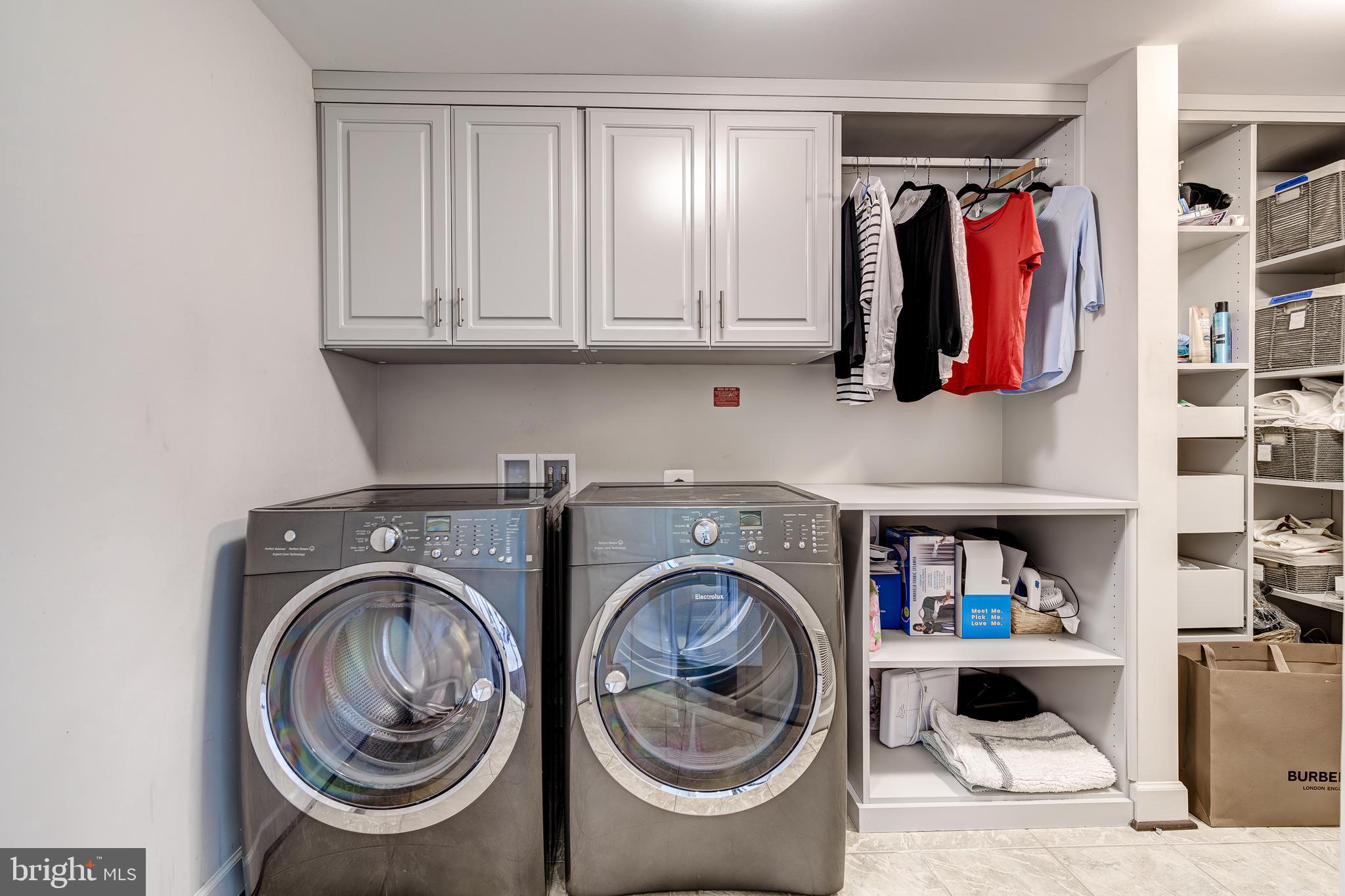 HUNTLEIGH AT CREIGHTON FARMS - Residential