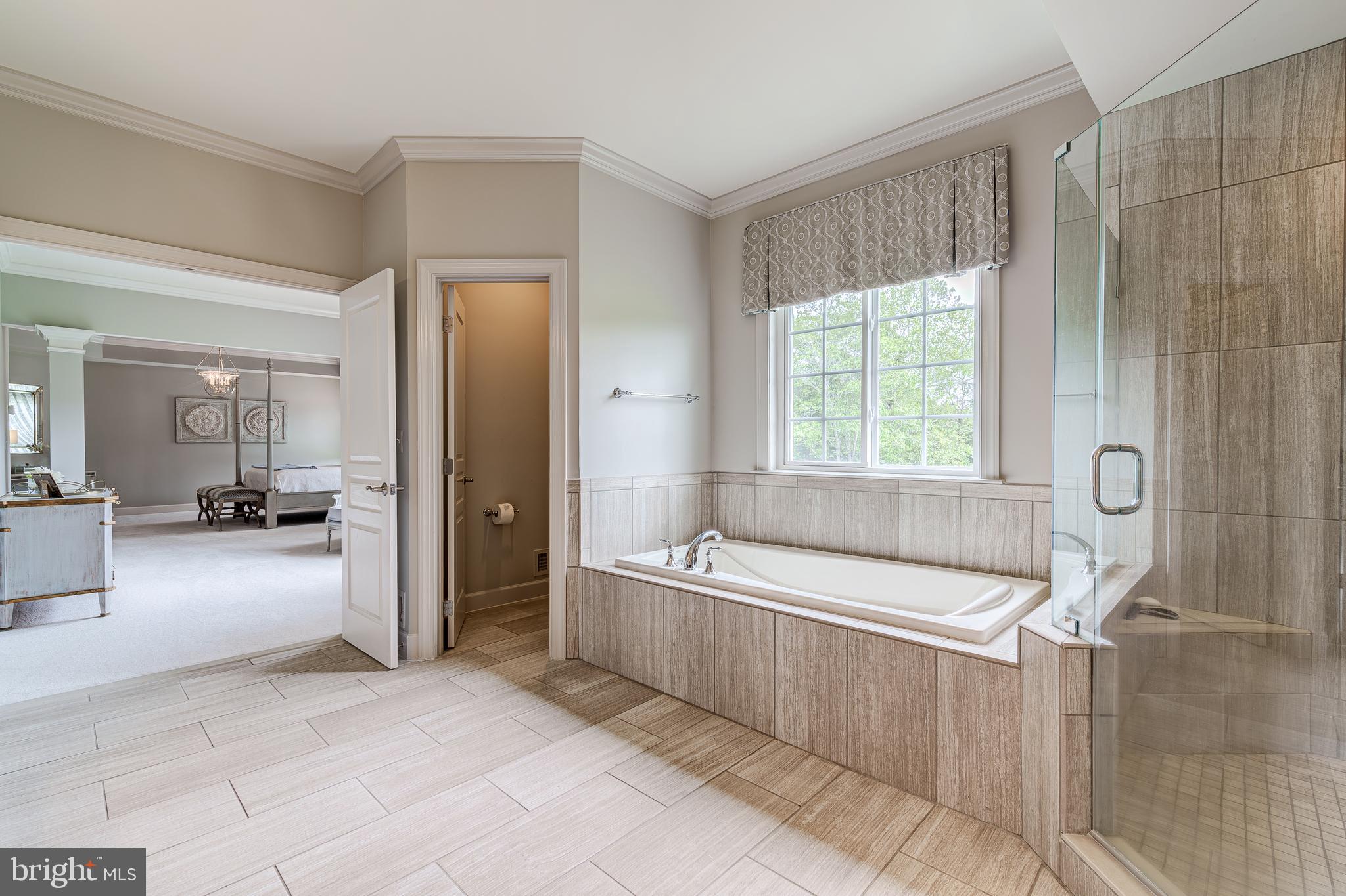 HUNTLEIGH AT CREIGHTON FARMS - Residential