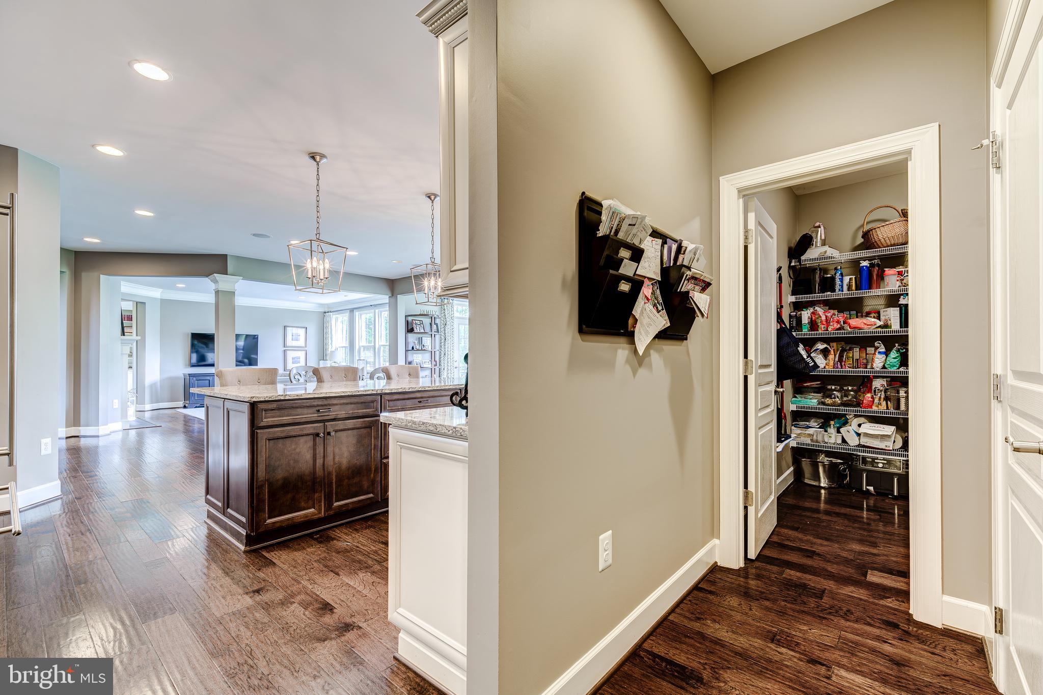 HUNTLEIGH AT CREIGHTON FARMS - Residential