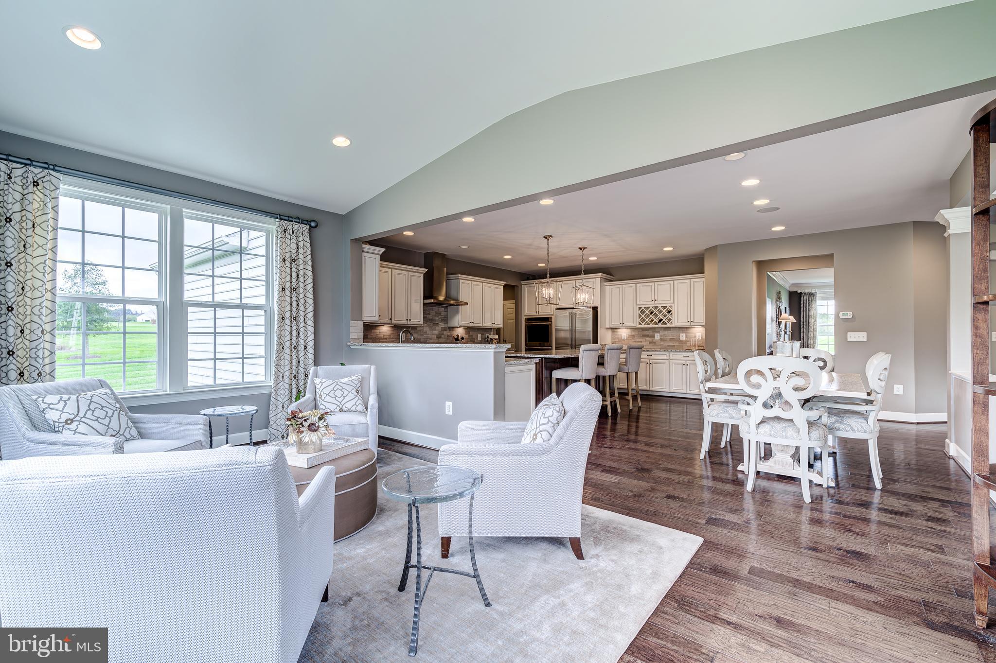 HUNTLEIGH AT CREIGHTON FARMS - Residential