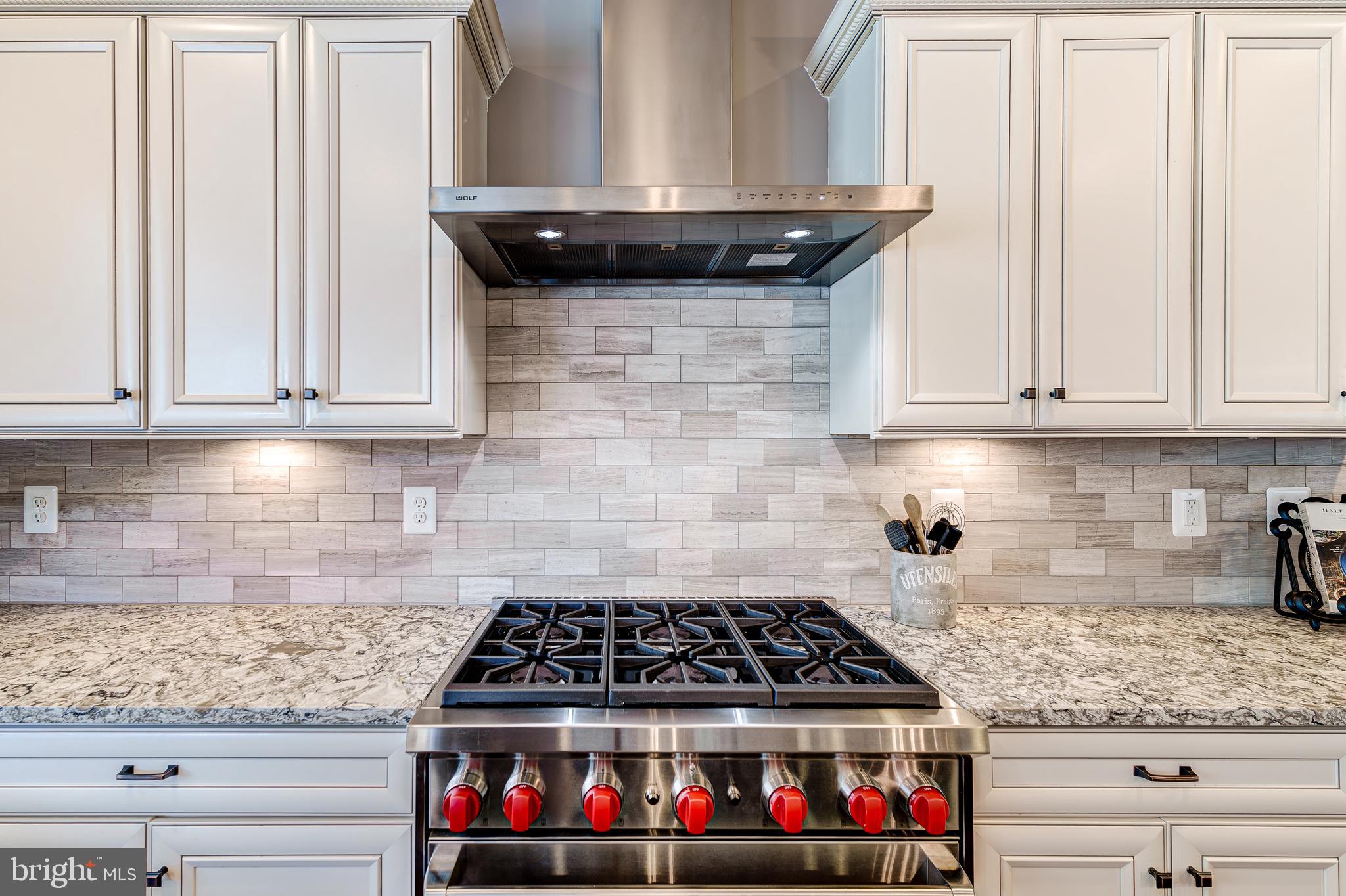 HUNTLEIGH AT CREIGHTON FARMS - Residential