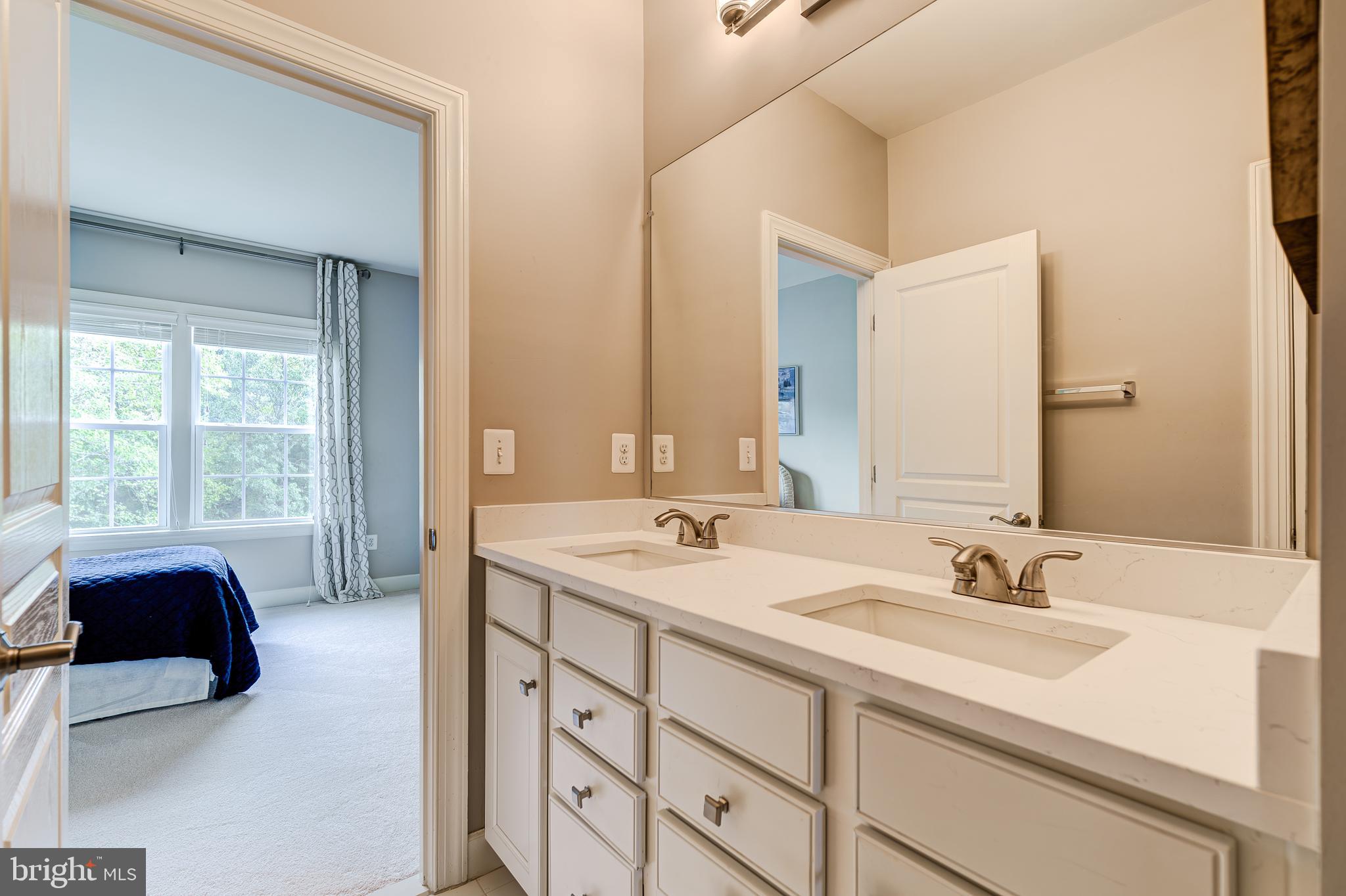 HUNTLEIGH AT CREIGHTON FARMS - Residential