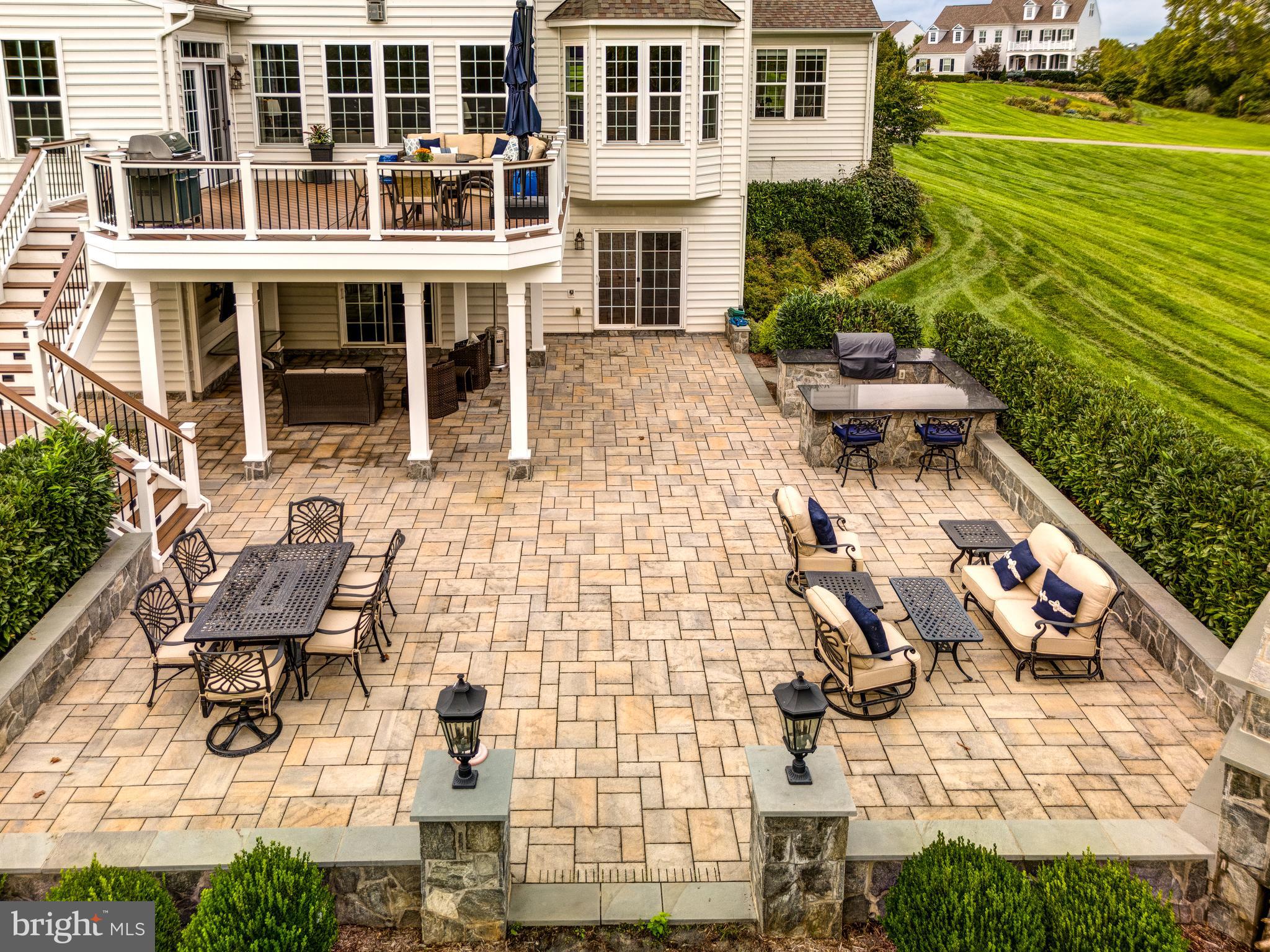 HUNTLEIGH AT CREIGHTON FARMS - Residential