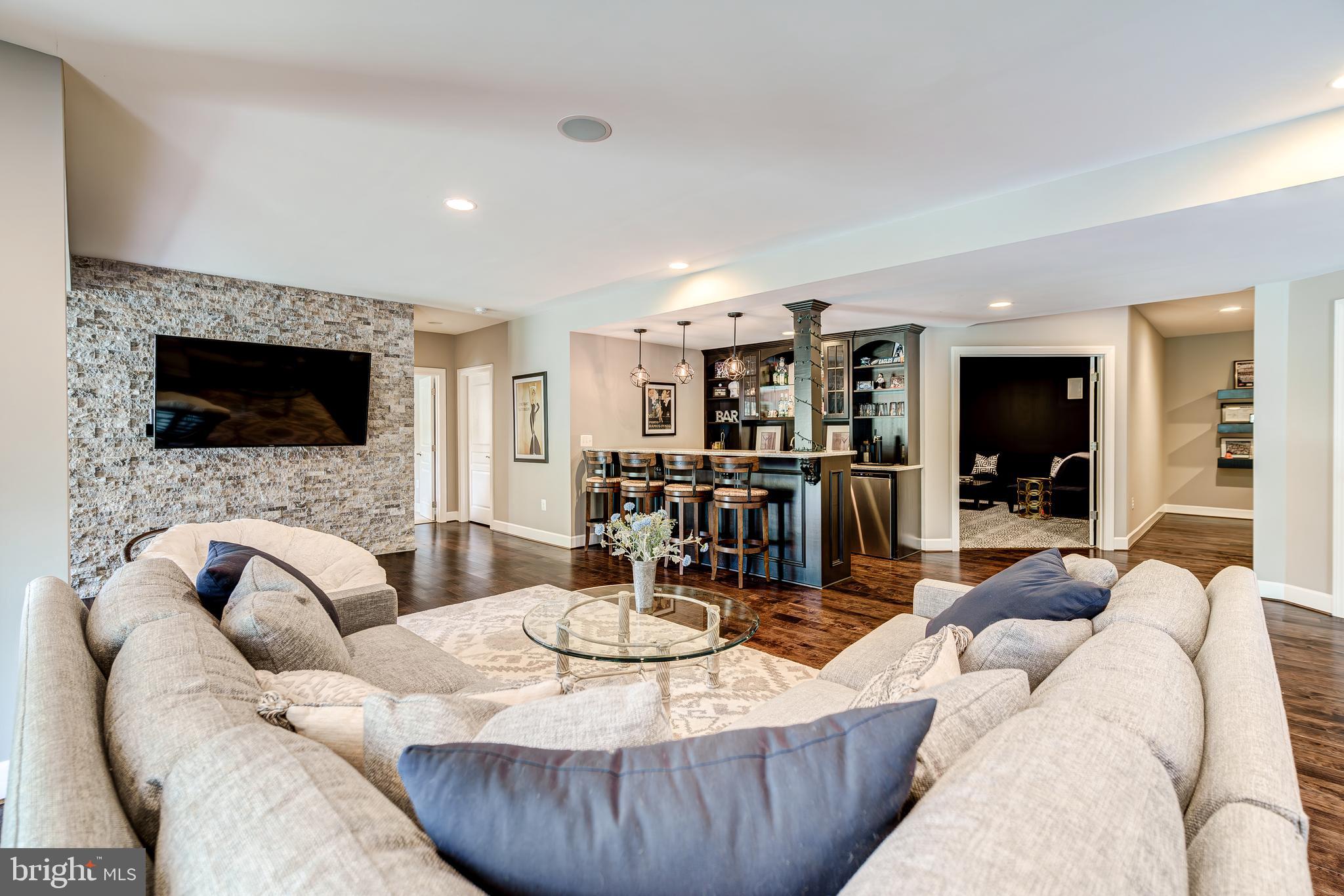 HUNTLEIGH AT CREIGHTON FARMS - Residential