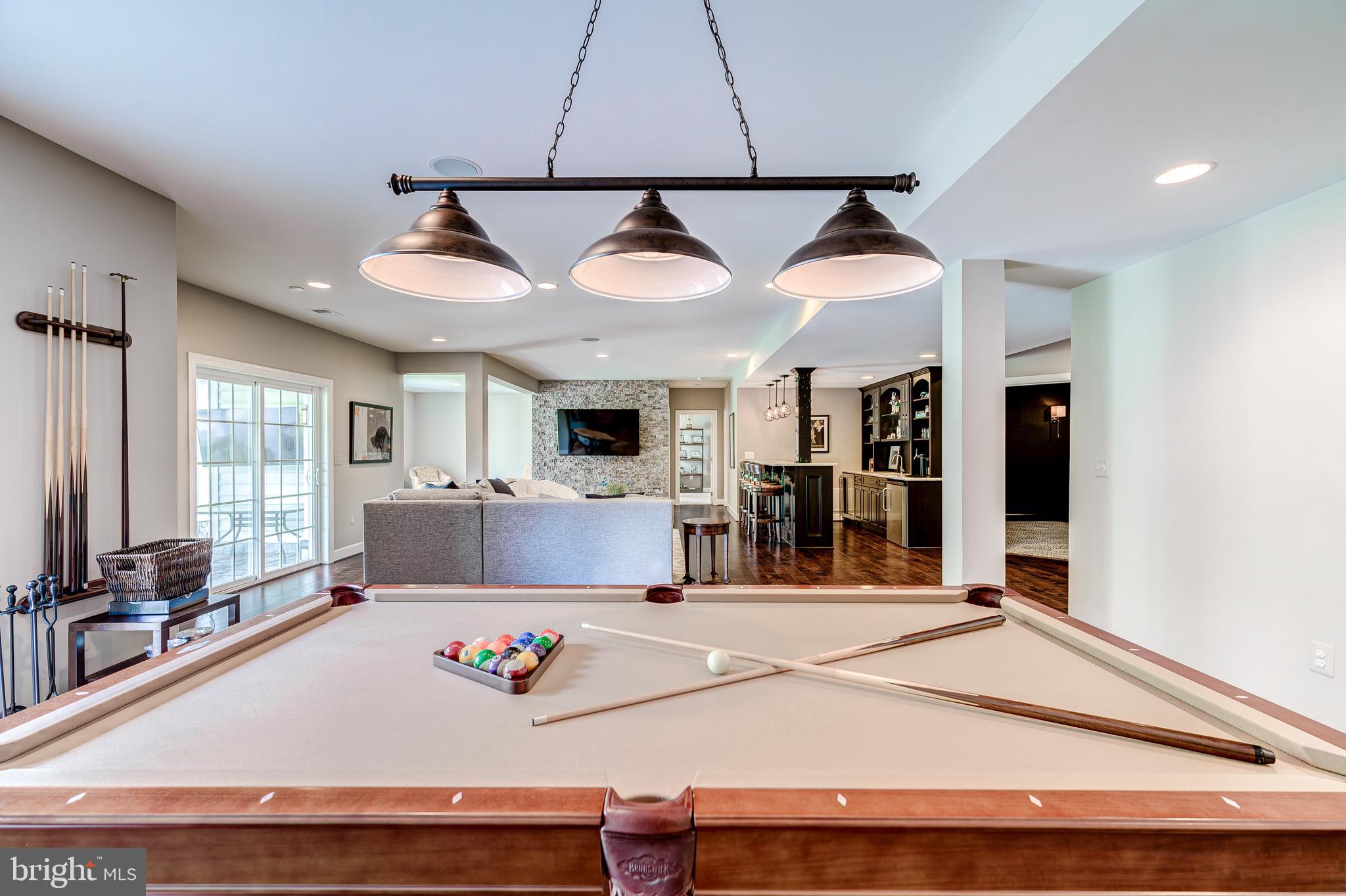 HUNTLEIGH AT CREIGHTON FARMS - Residential