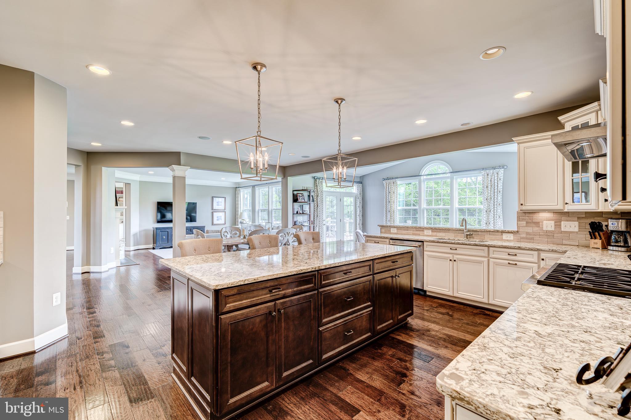 HUNTLEIGH AT CREIGHTON FARMS - Residential